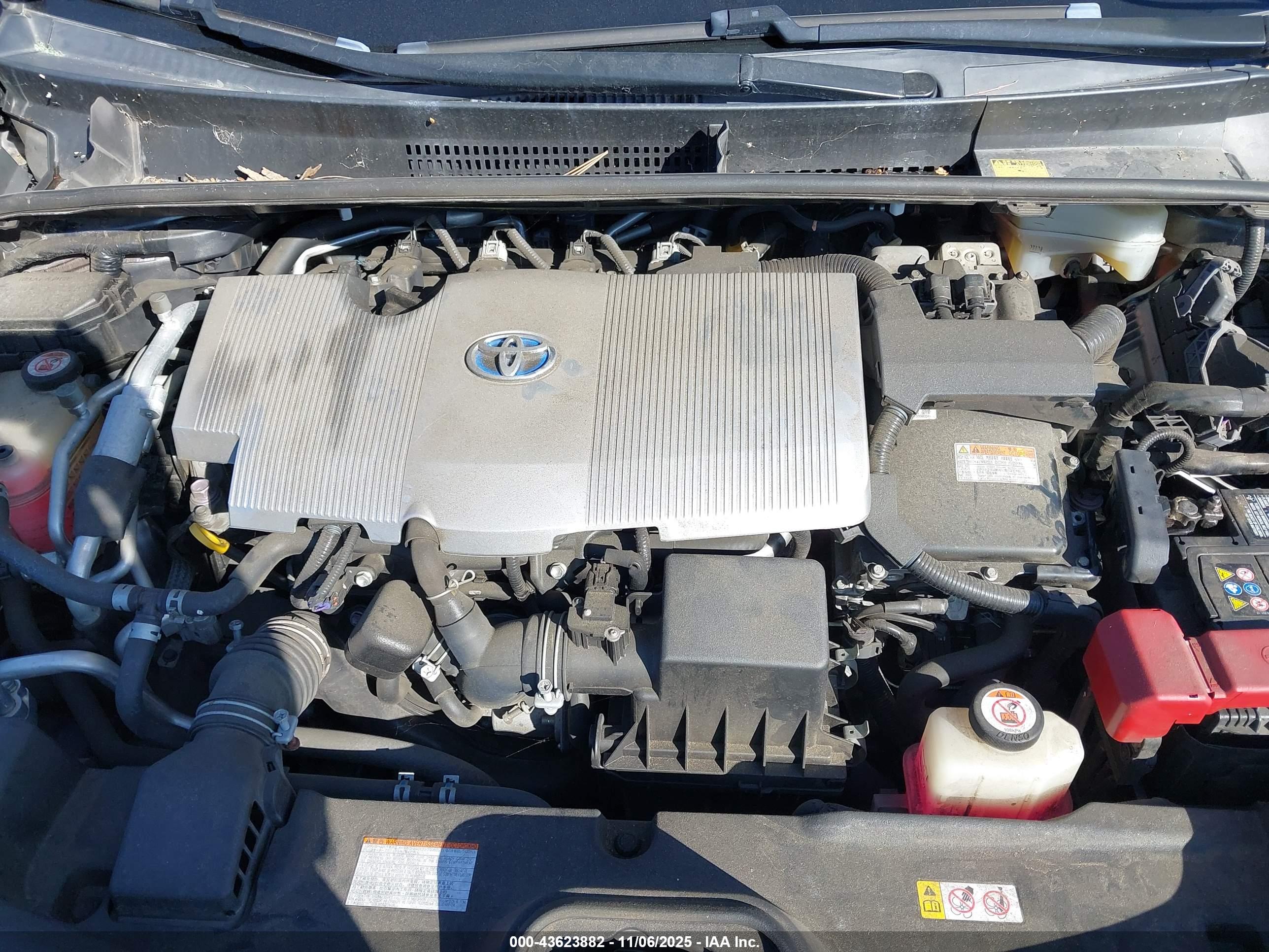 TOYOTA PRIUS image 10