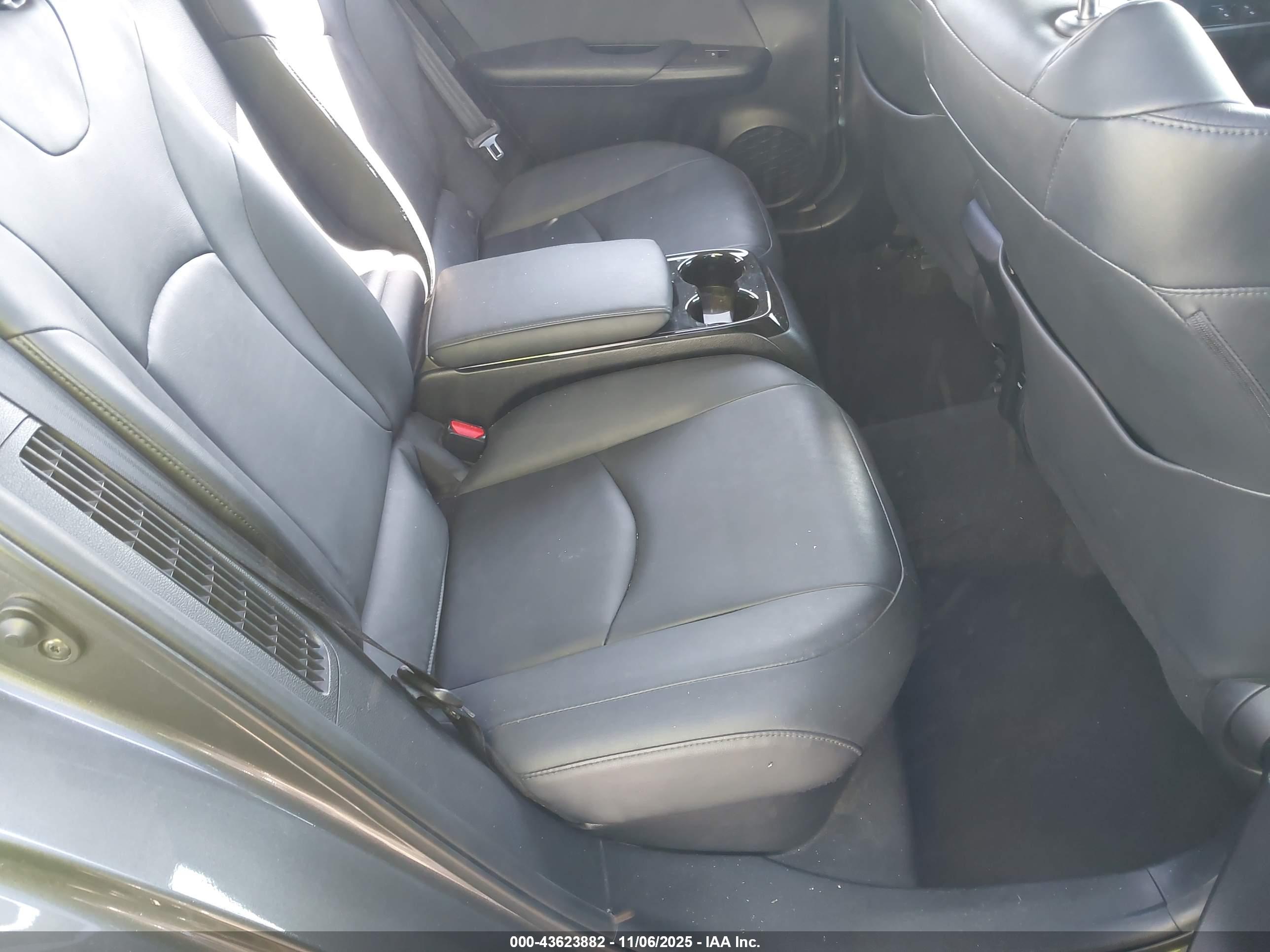 TOYOTA PRIUS image 8
