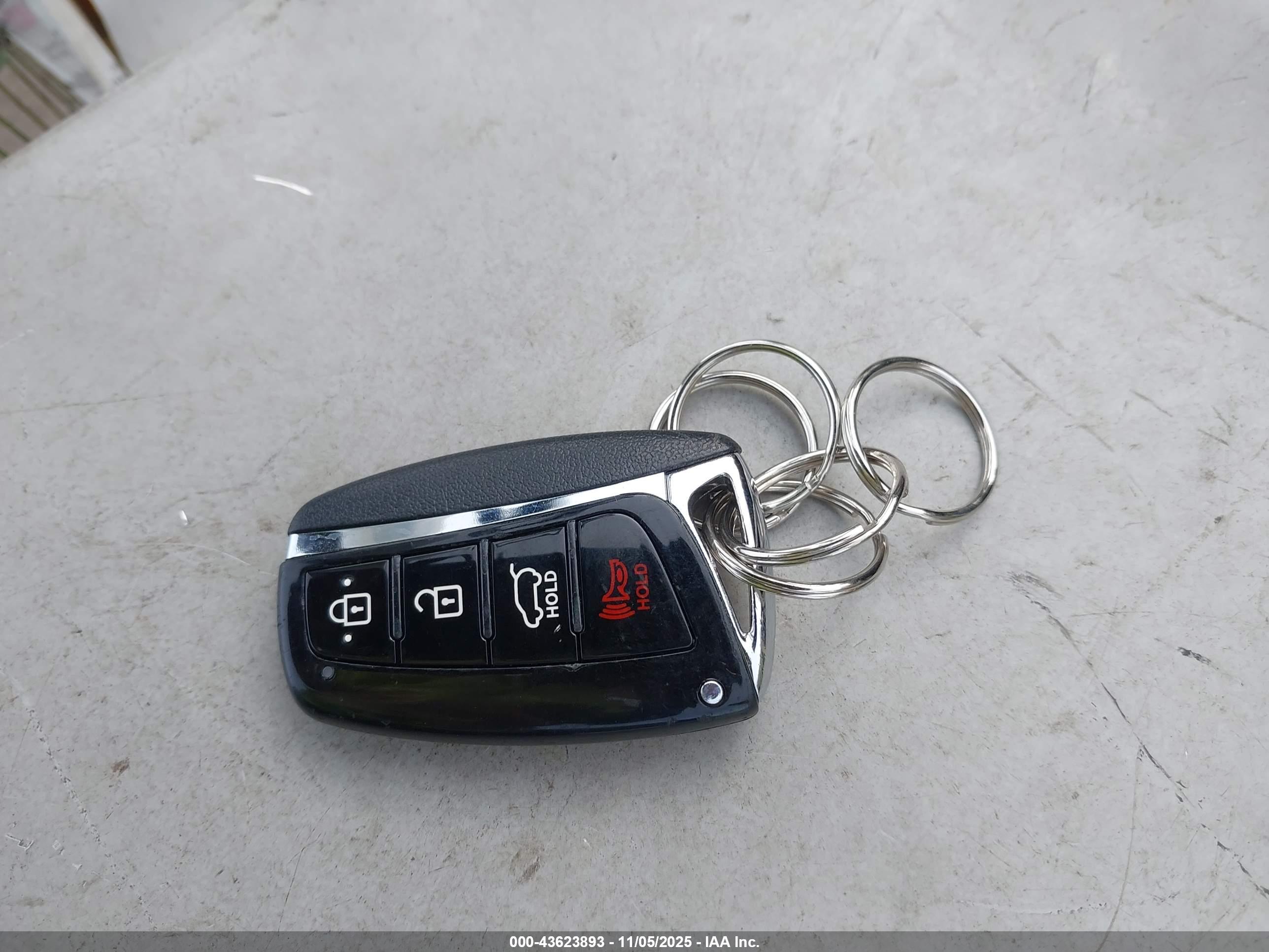 HYUNDAI SANTA image 11