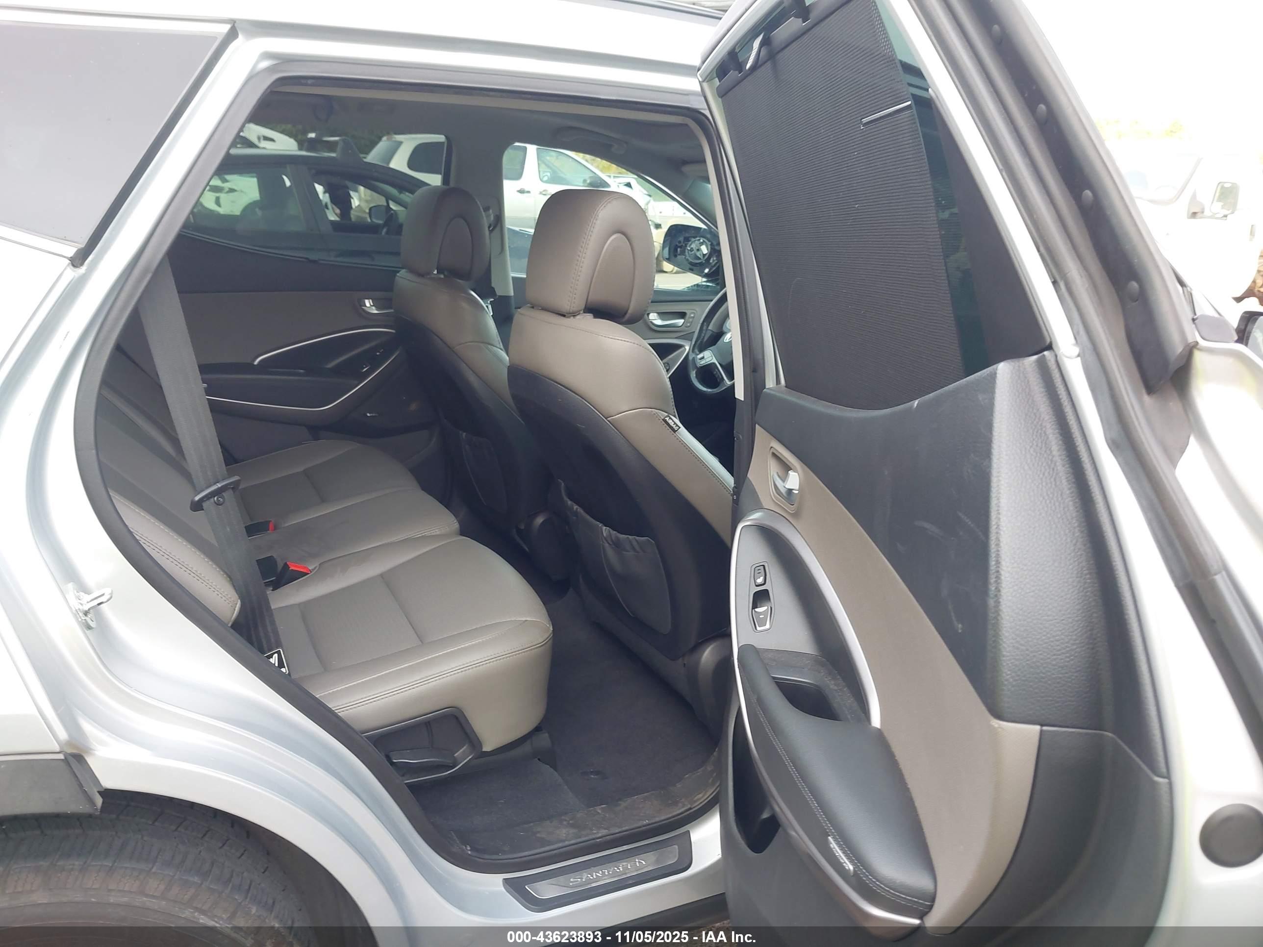 HYUNDAI SANTA image 8