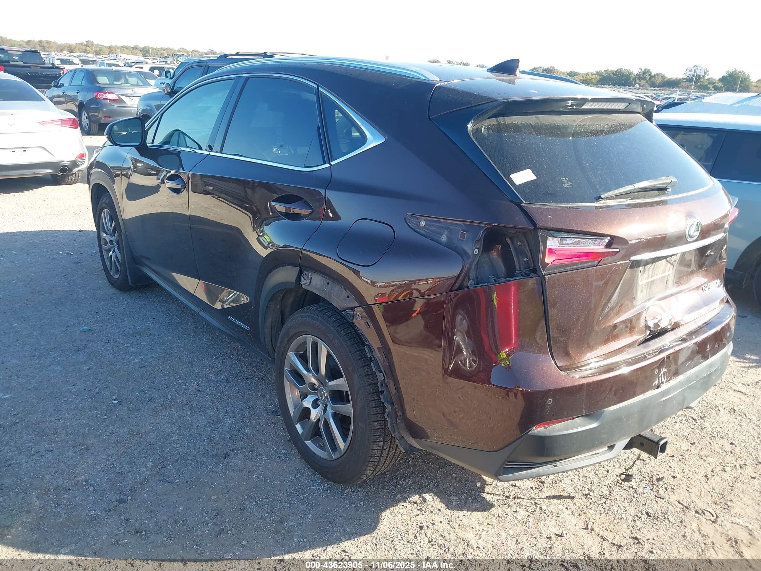 LEXUS NX image 3