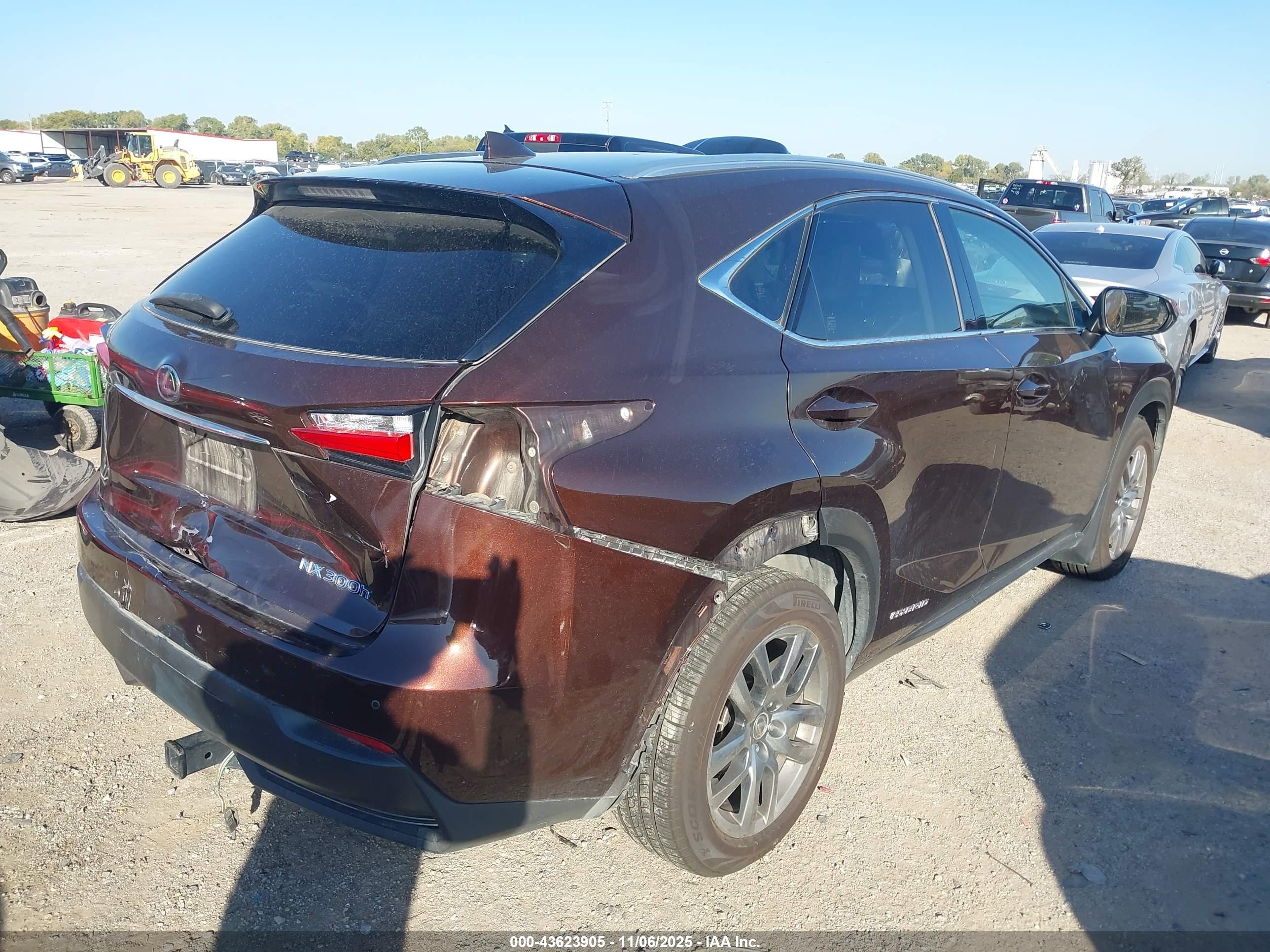 LEXUS NX image 4