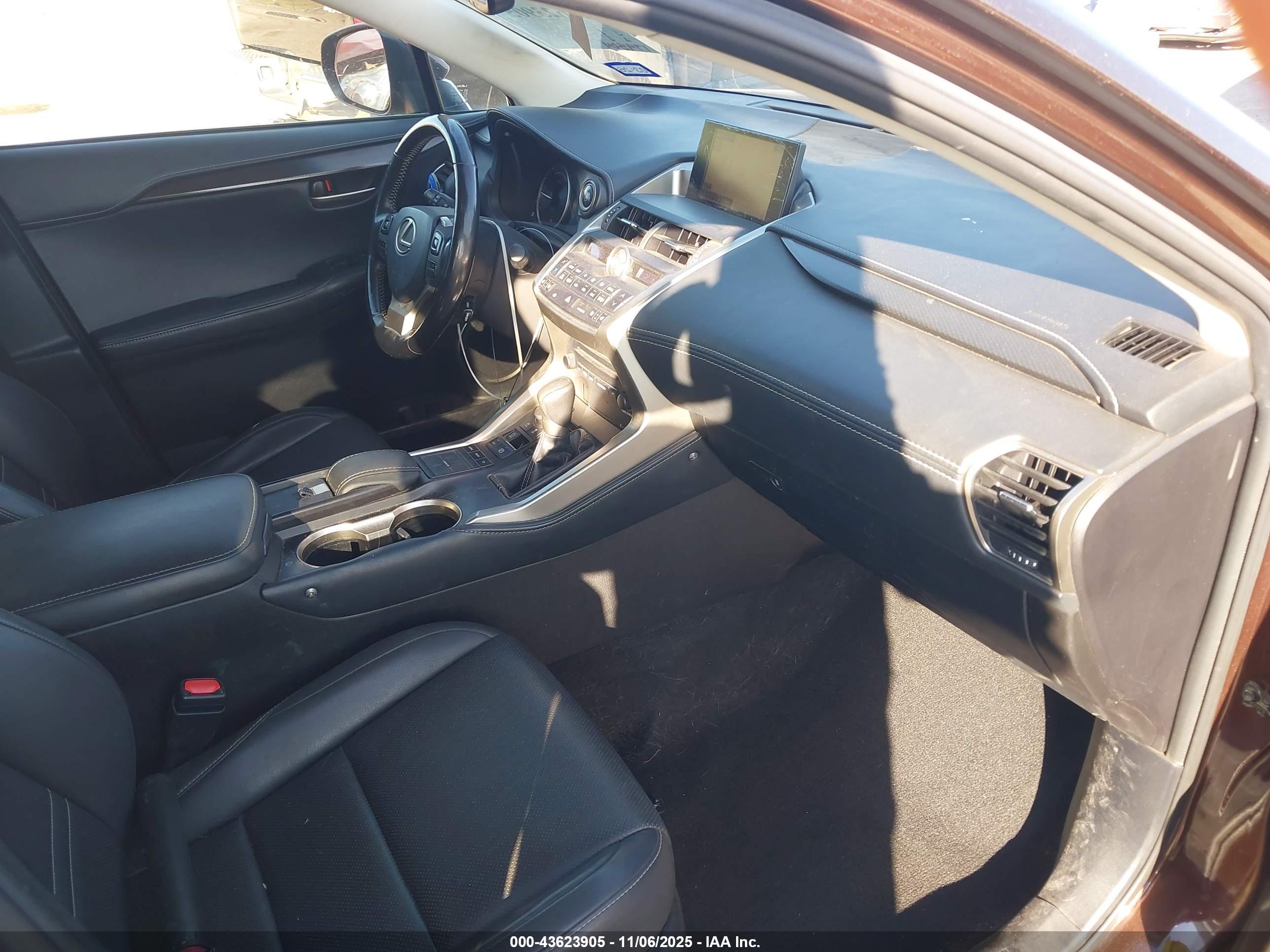 LEXUS NX image 5
