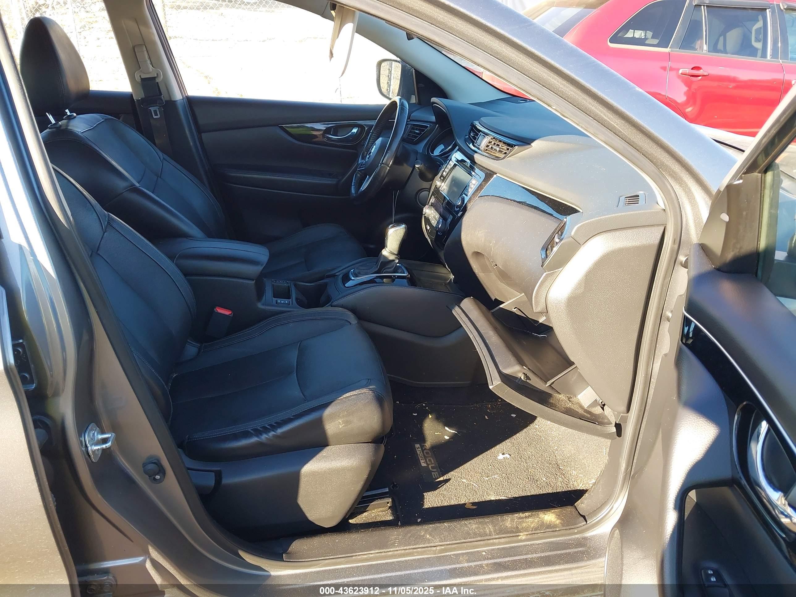 NISSAN ROGUE image 5
