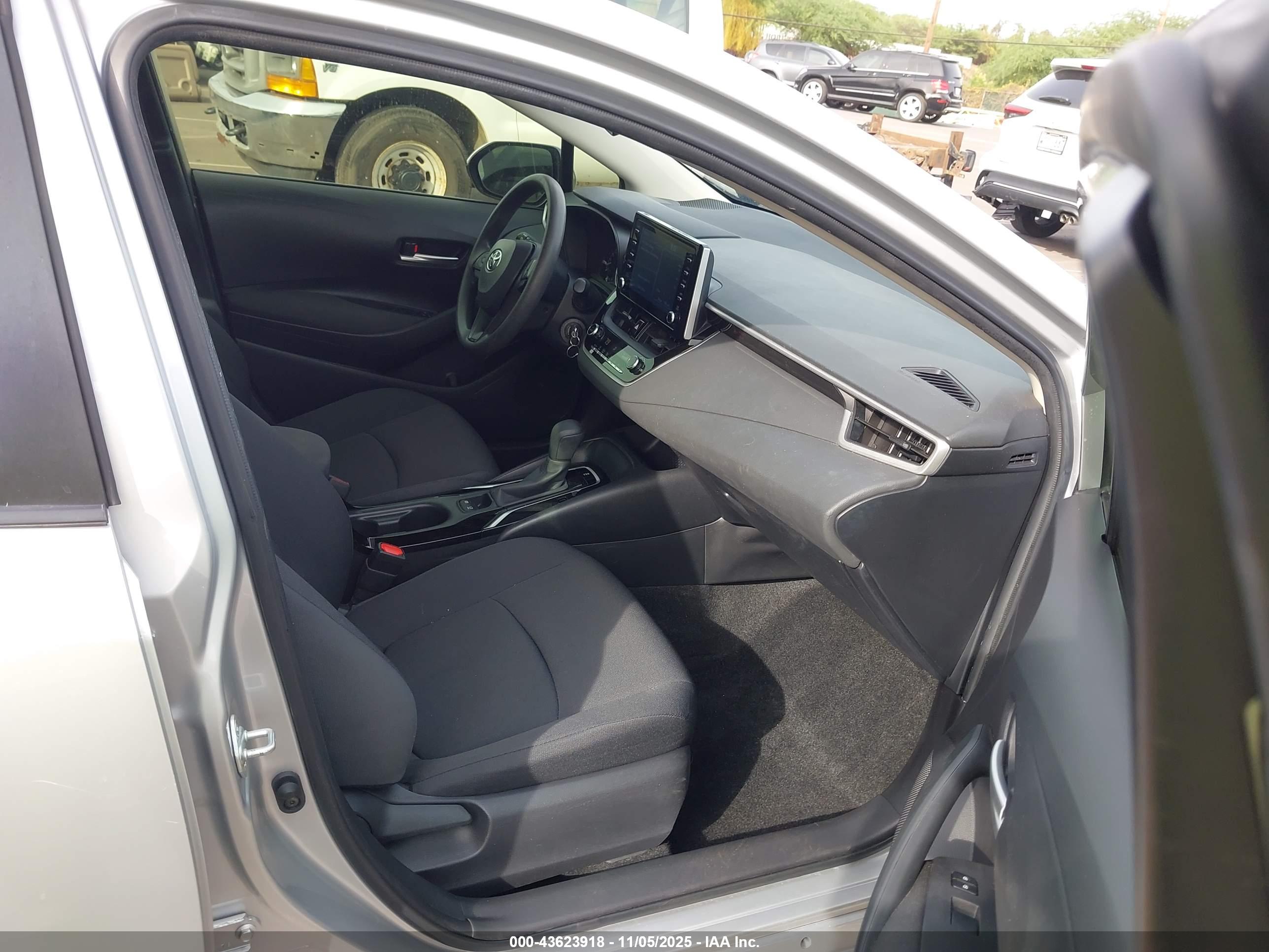 TOYOTA COROLLA image 5