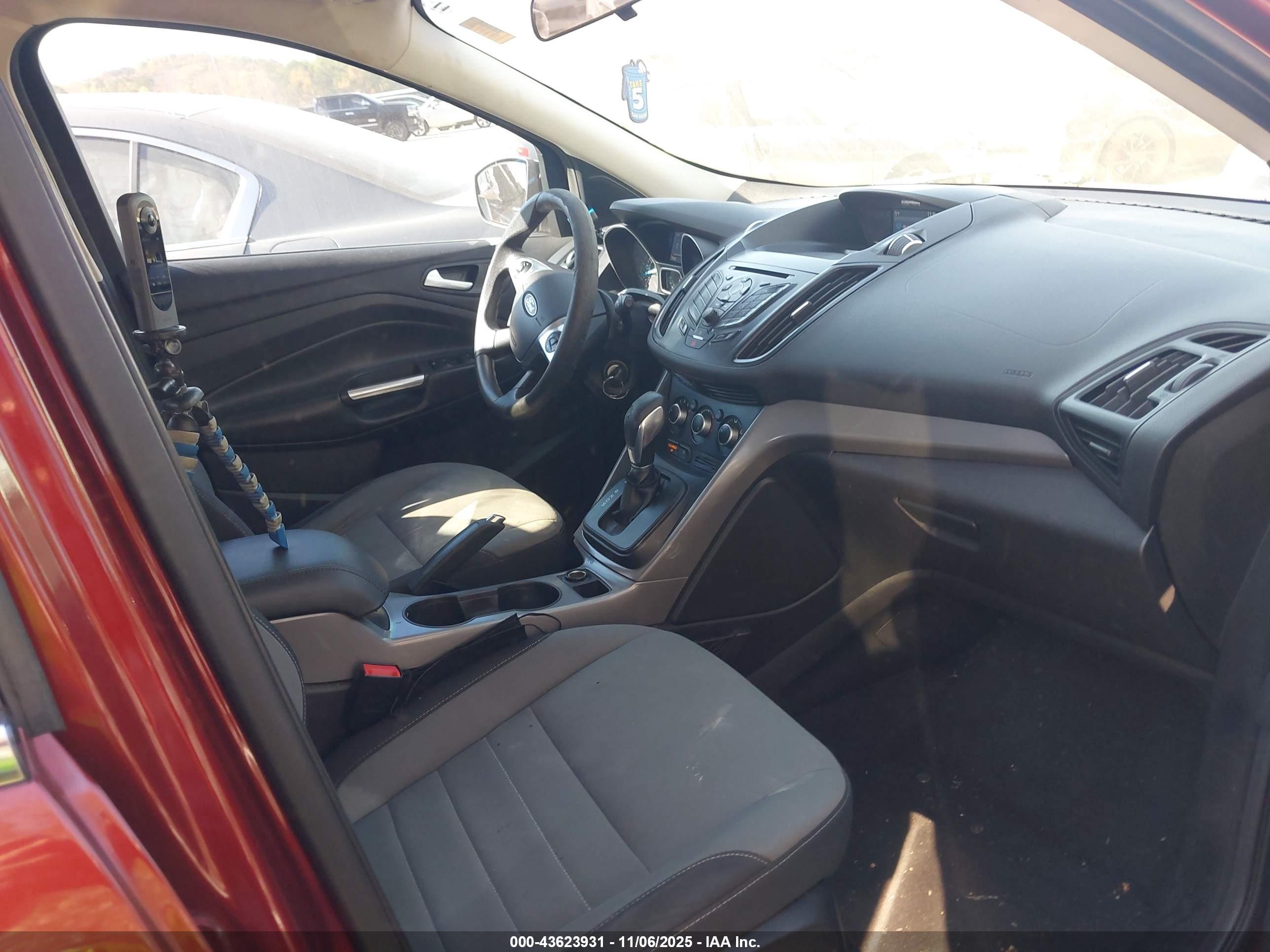 FORD ESCAPE image 5