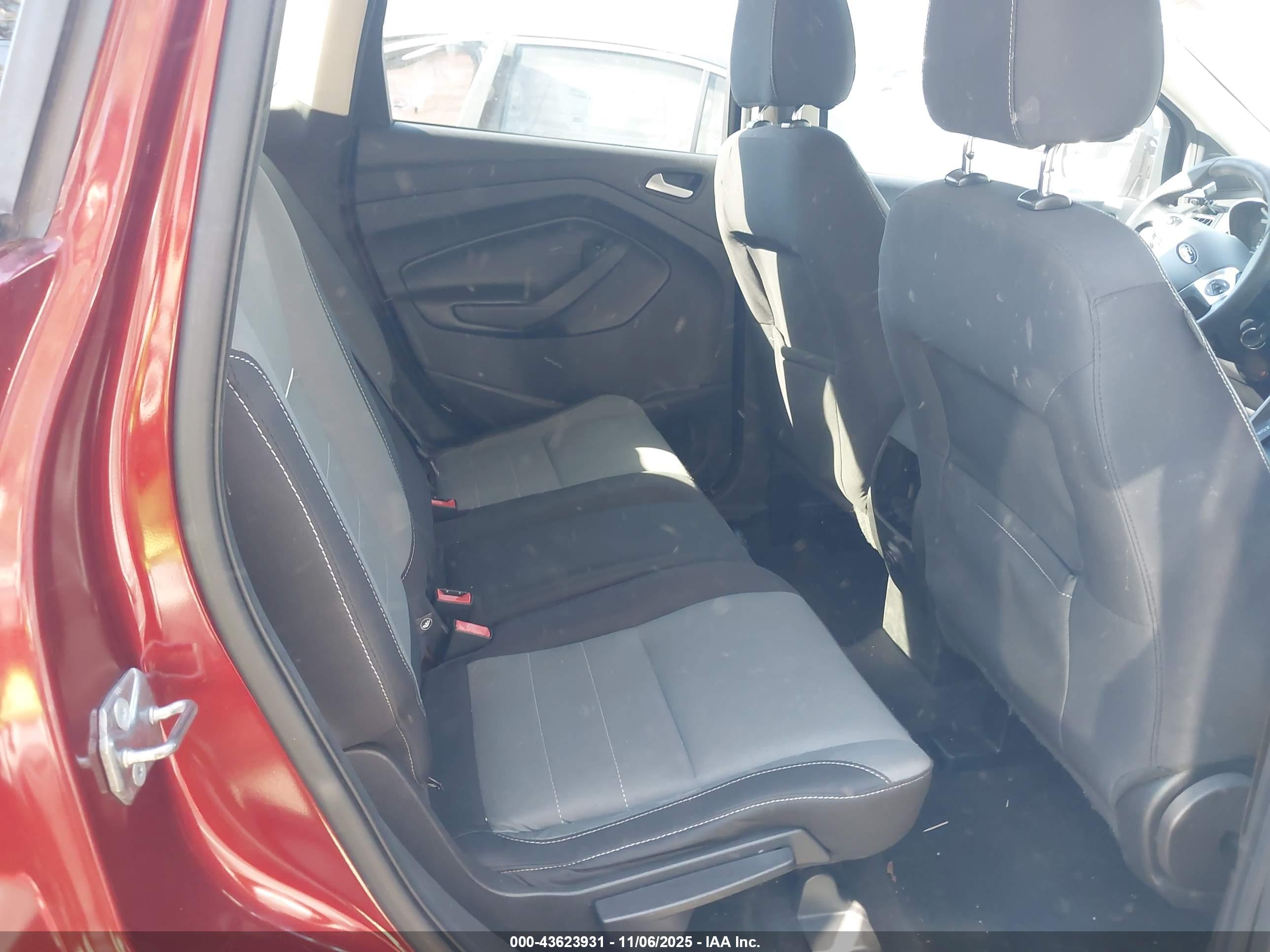 FORD ESCAPE image 8