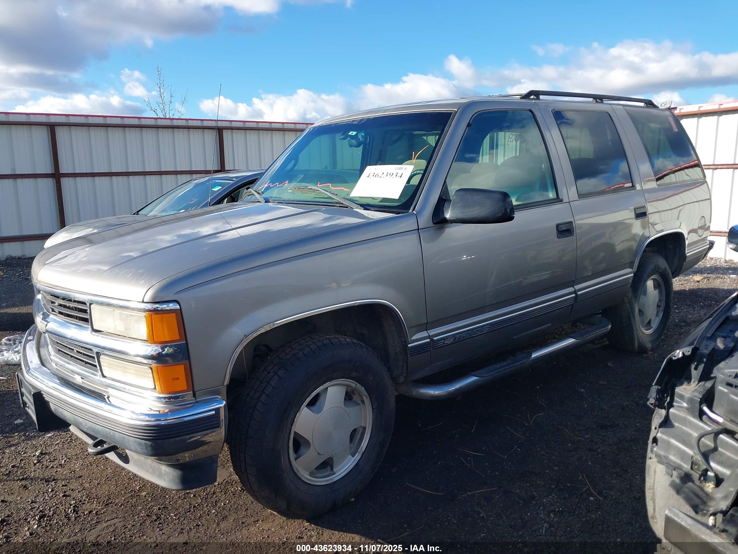 CHEVROLET TAHOE image 2