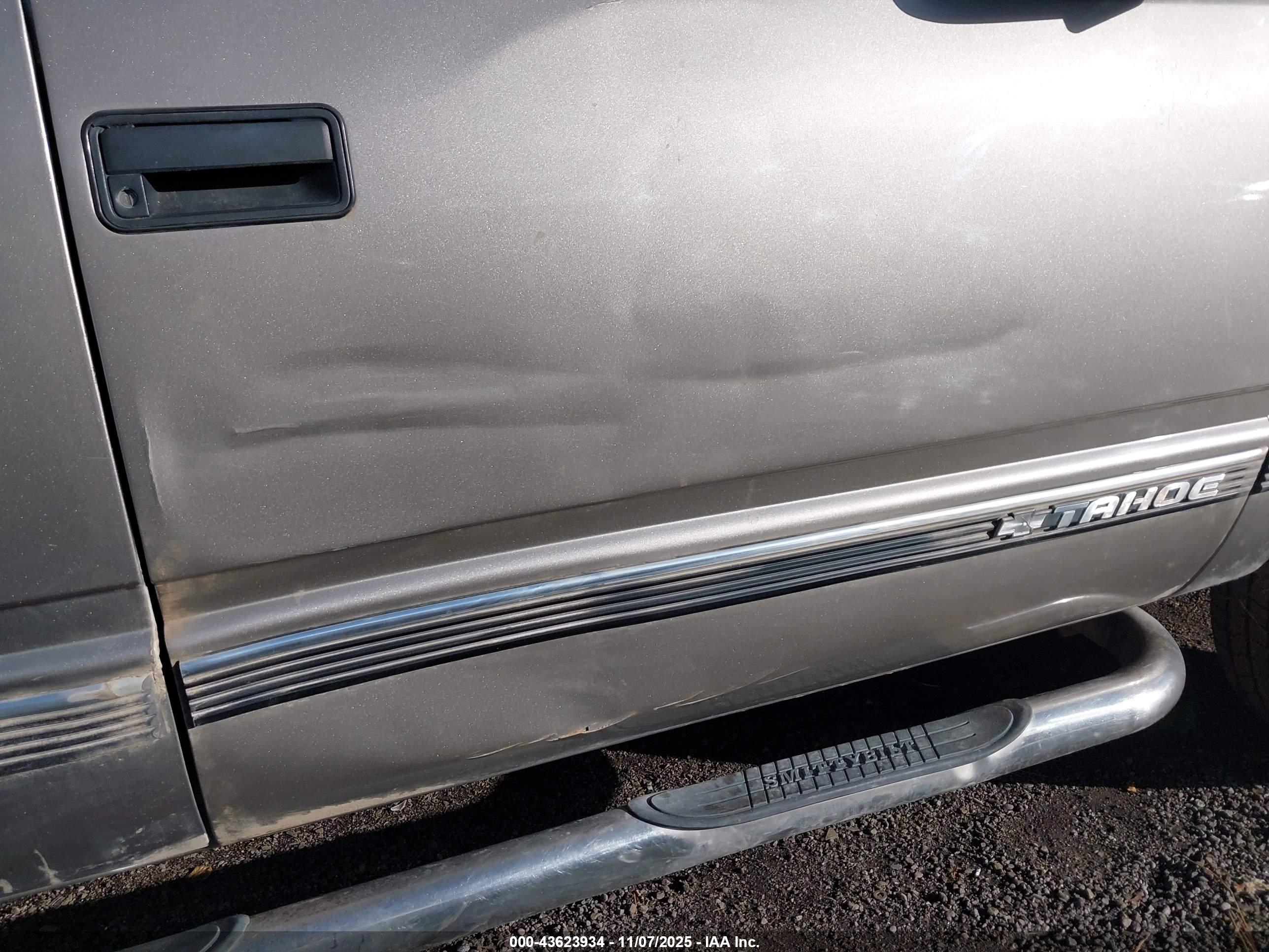 CHEVROLET TAHOE image 6