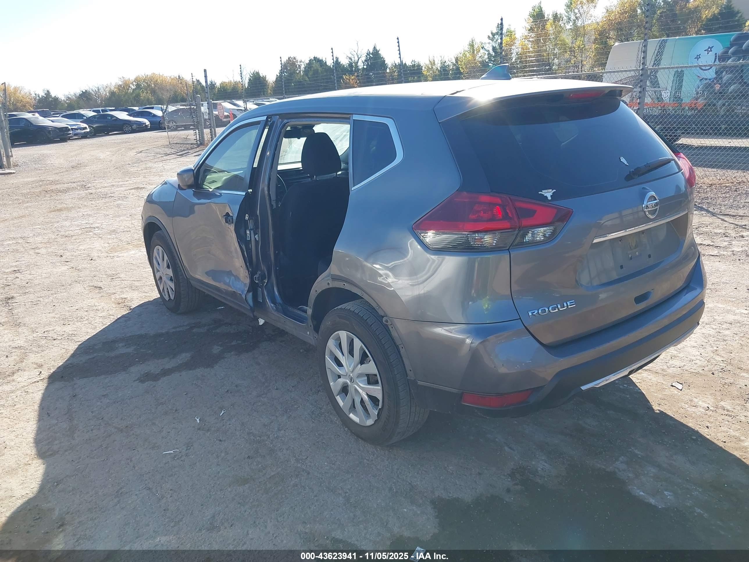 NISSAN ROGUE image 3