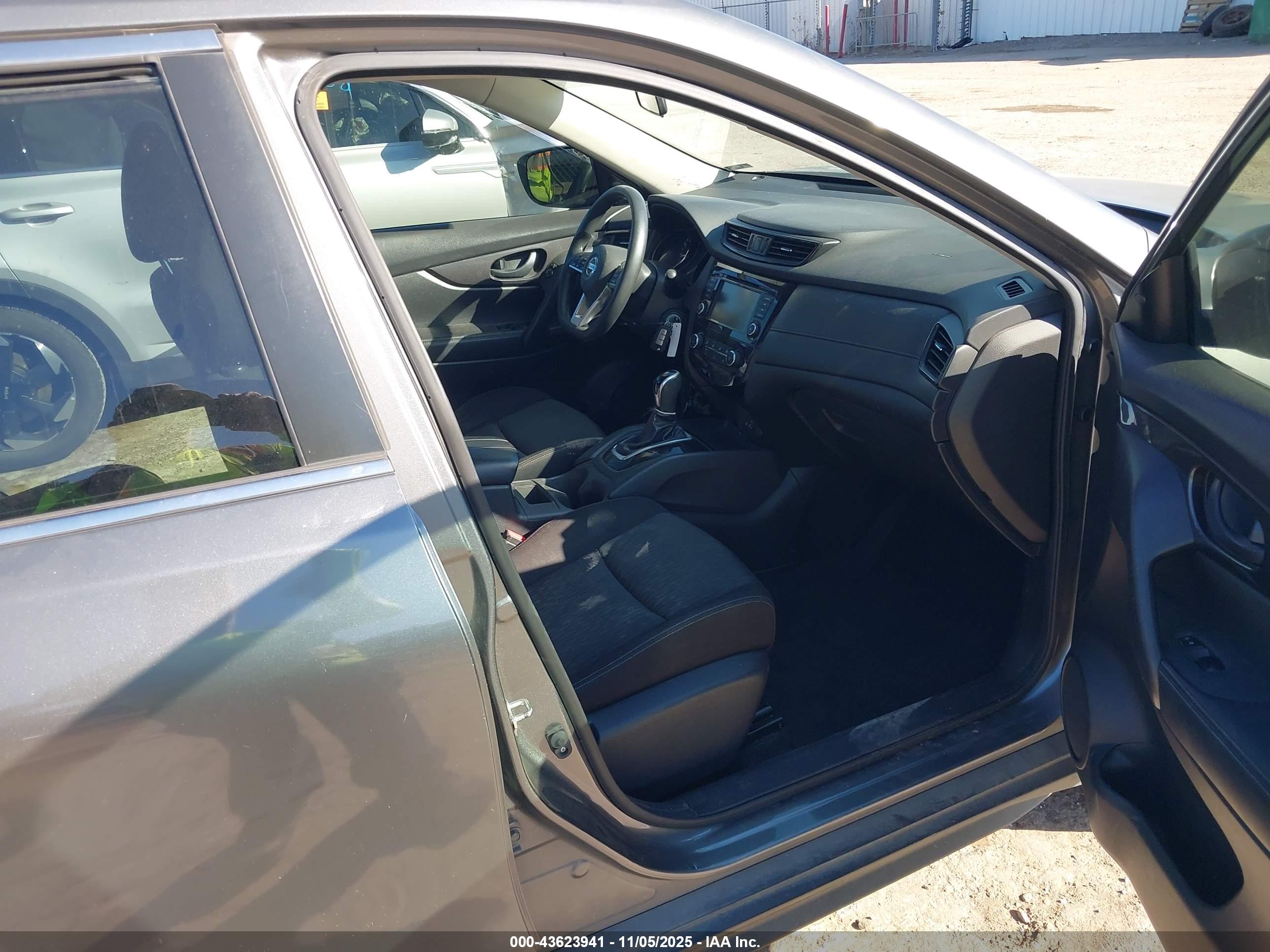 NISSAN ROGUE image 5