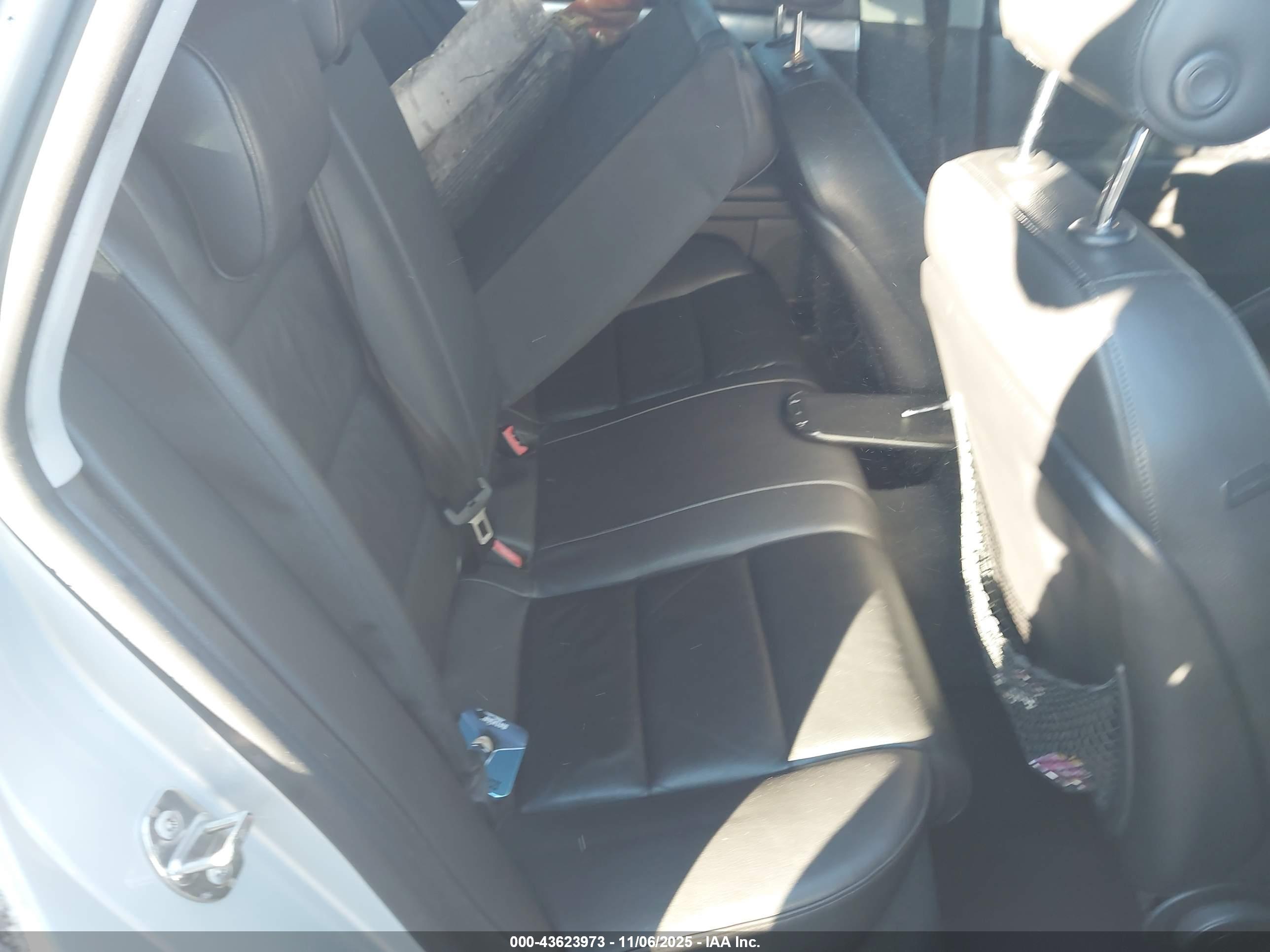 AUDI A4 image 8