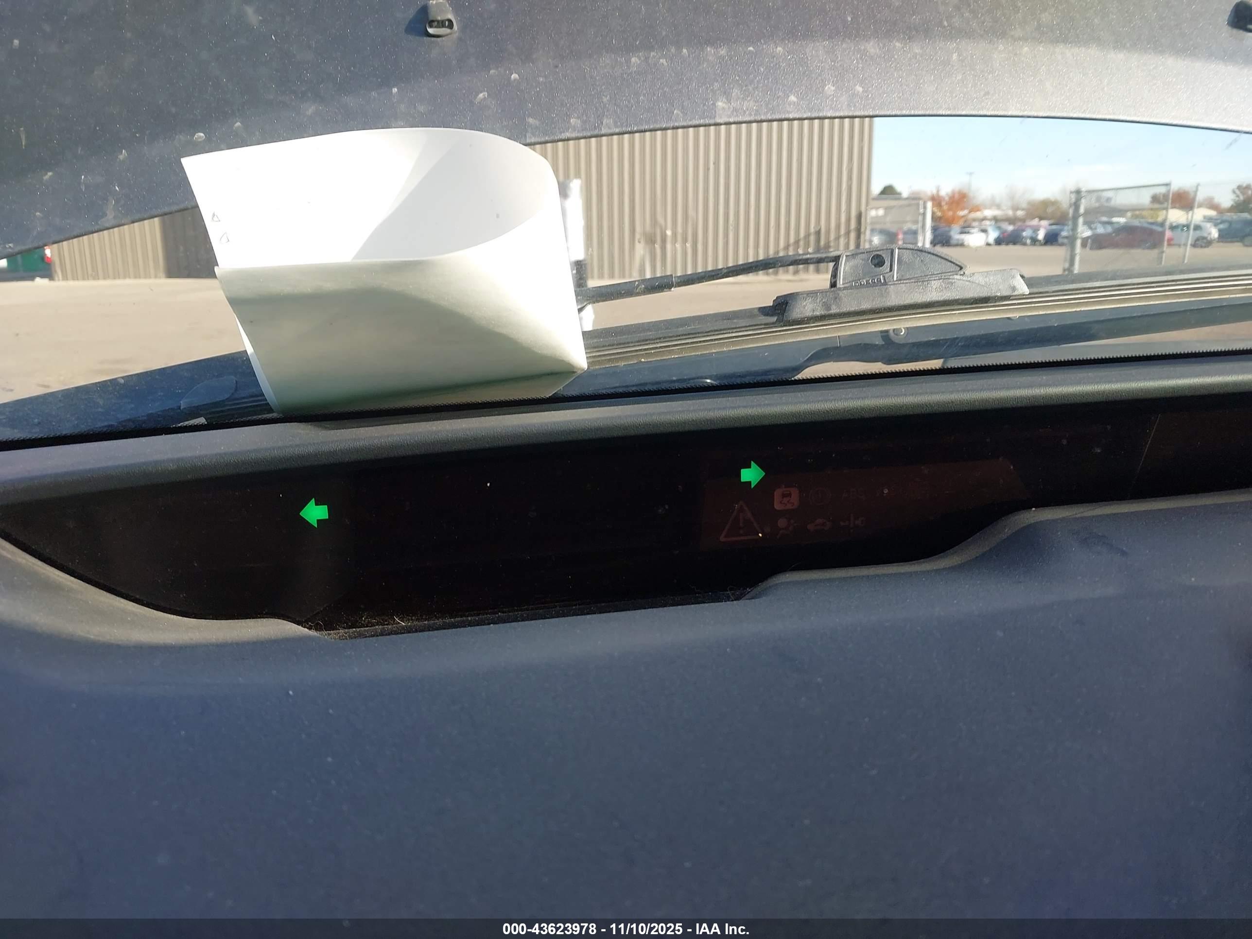 TOYOTA PRIUS image 7