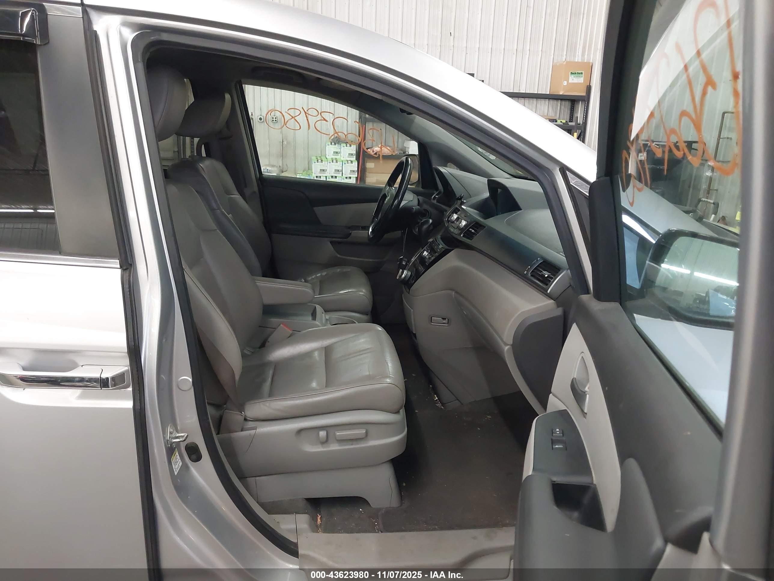 HONDA ODYSSEY image 5
