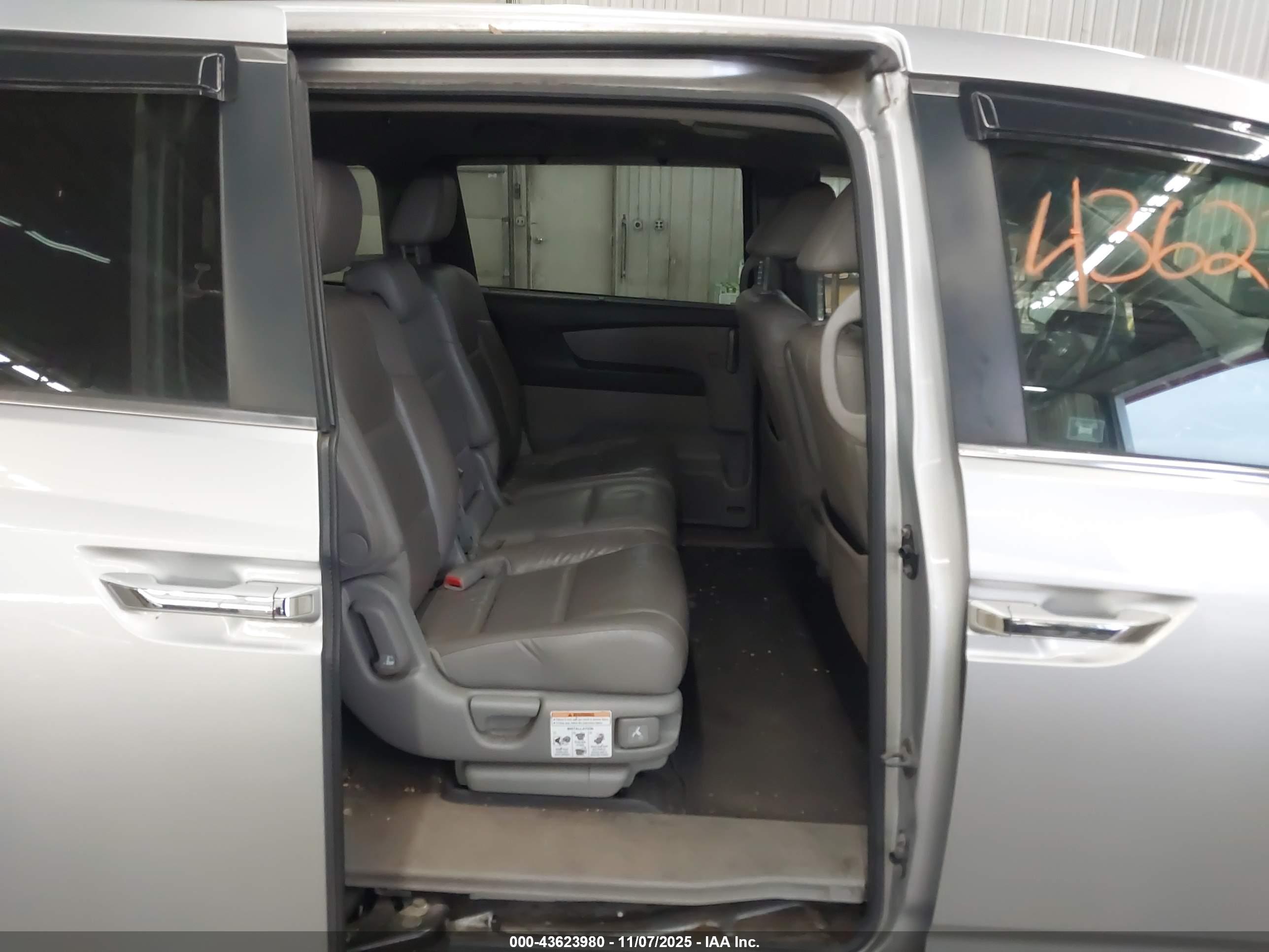 HONDA ODYSSEY image 8