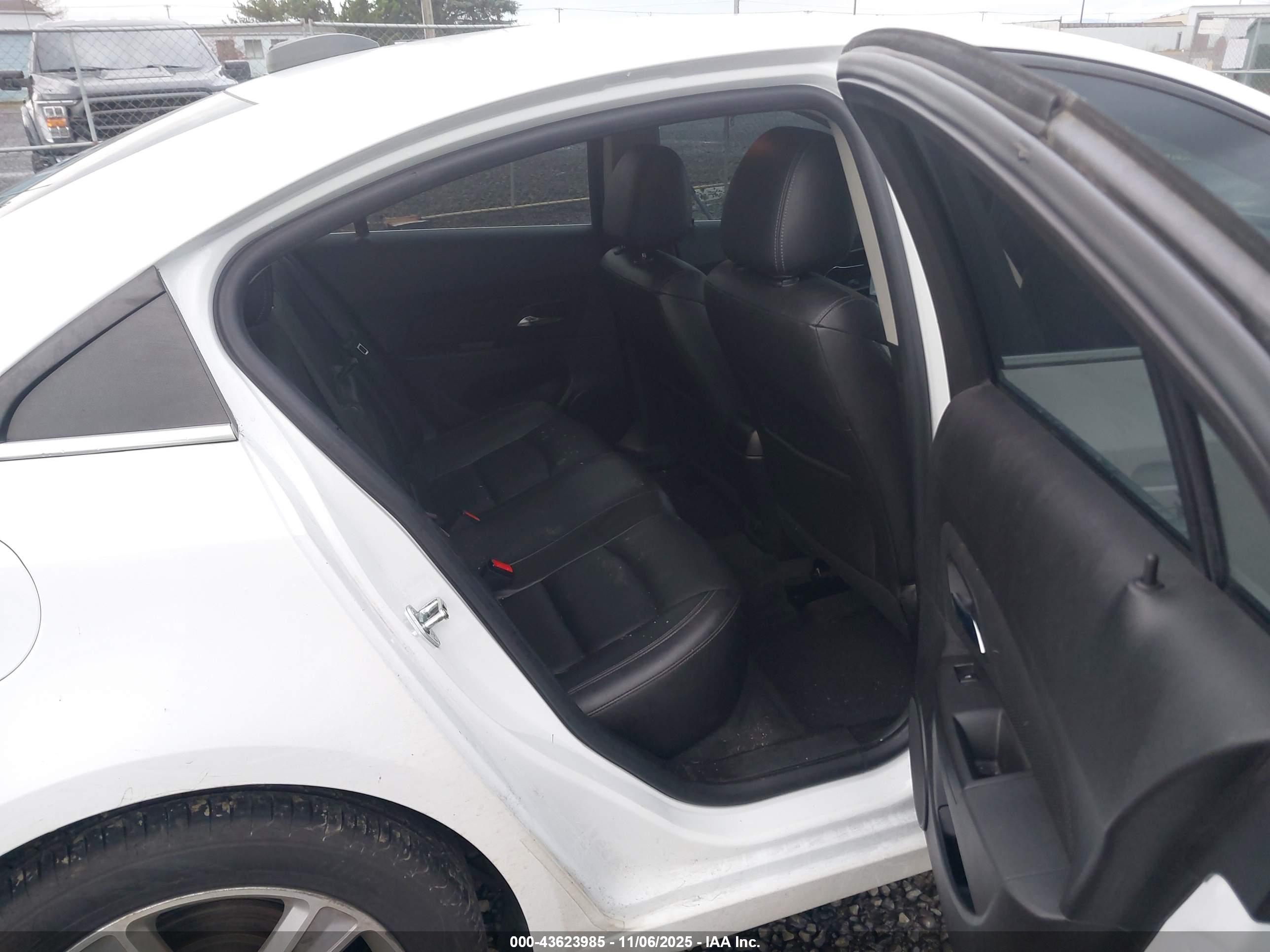 CHEVROLET CRUZE image 8