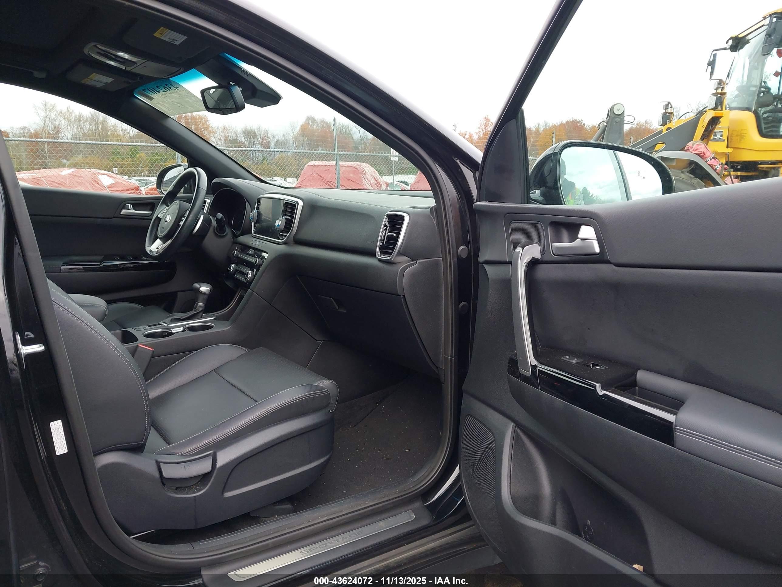 KIA SPORTAGE image 5