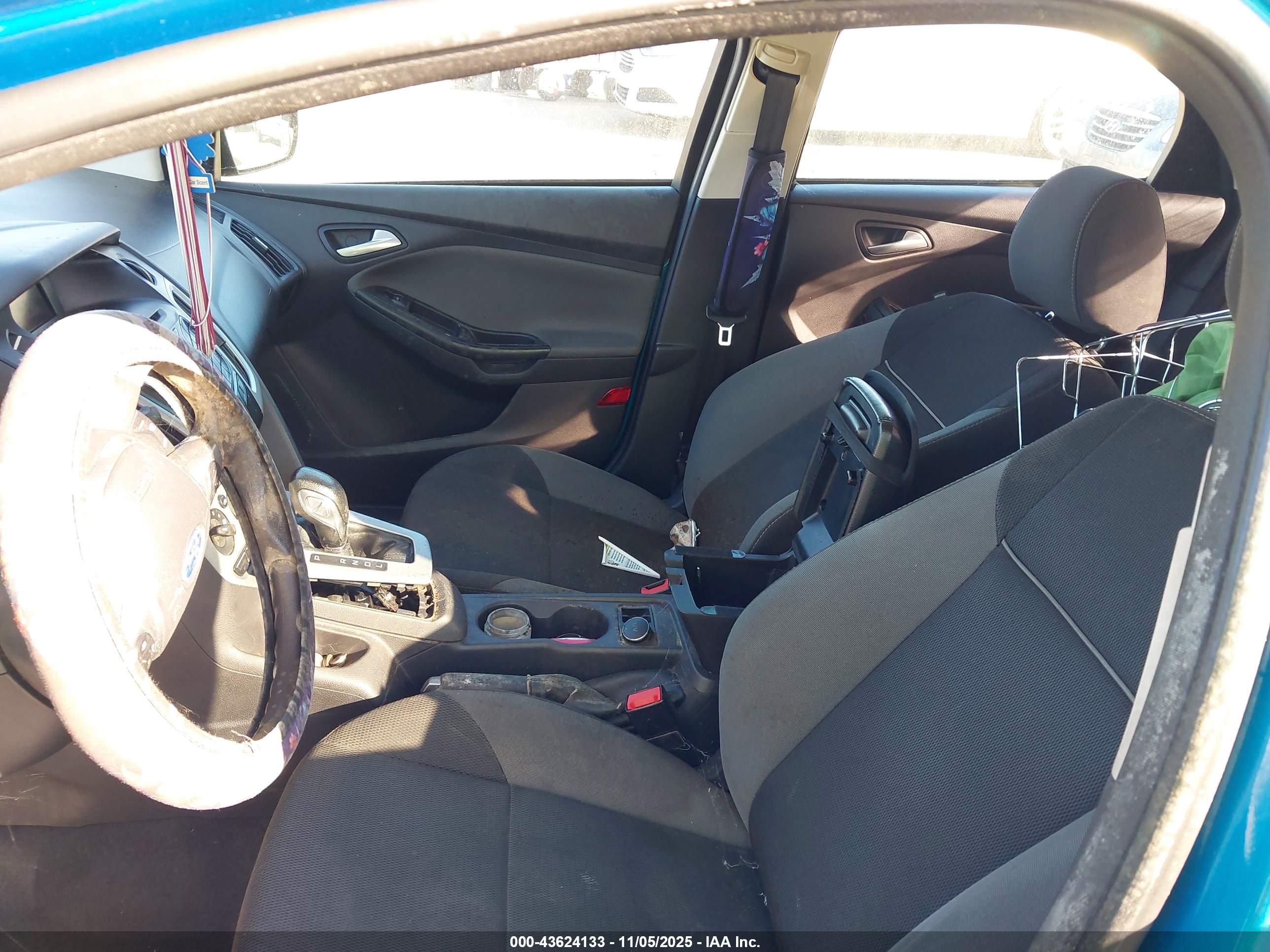 FORD FOCUS image 5