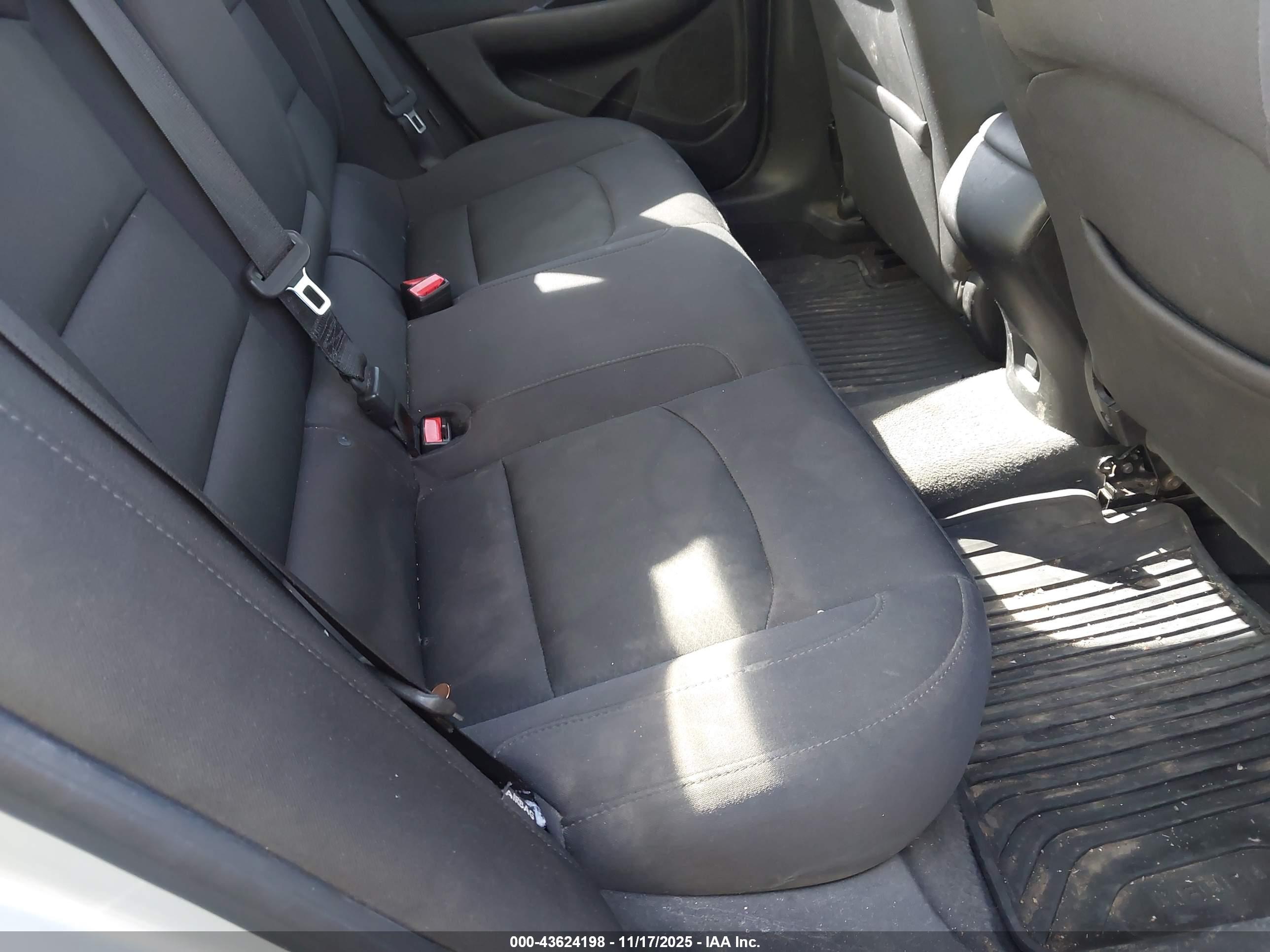 CHEVROLET MALIBU image 8