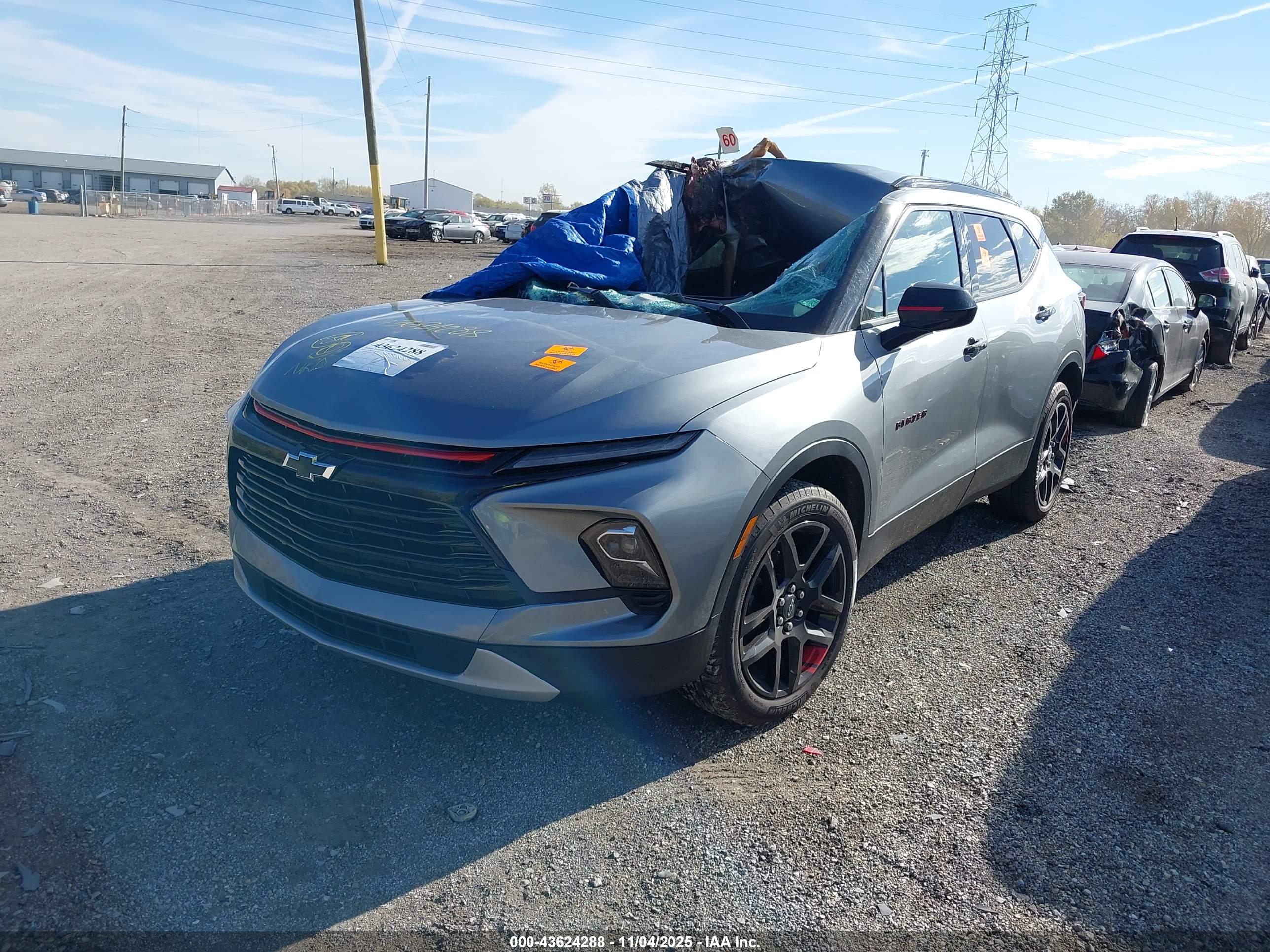 CHEVROLET BLAZER image 2