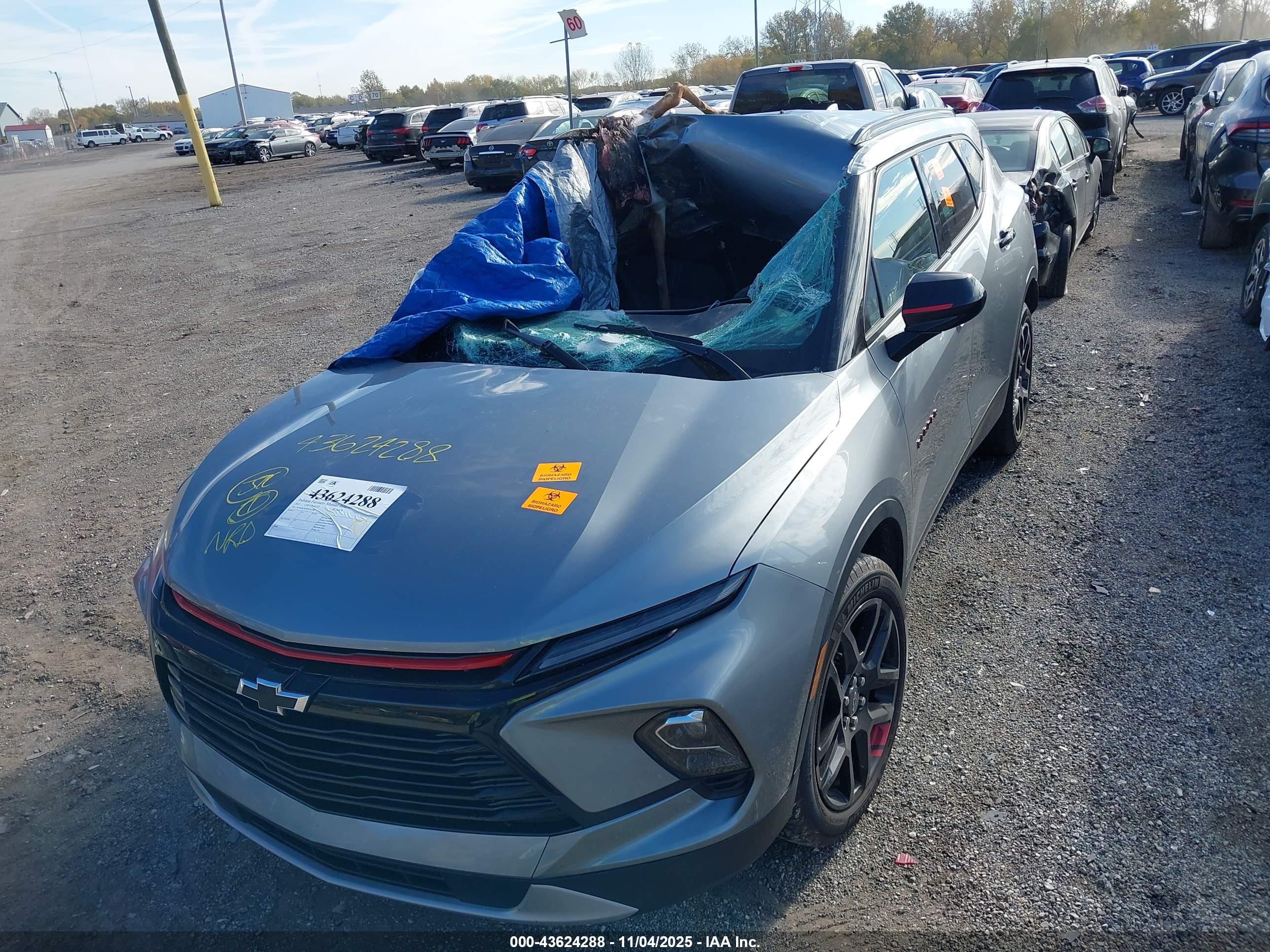 CHEVROLET BLAZER image 6