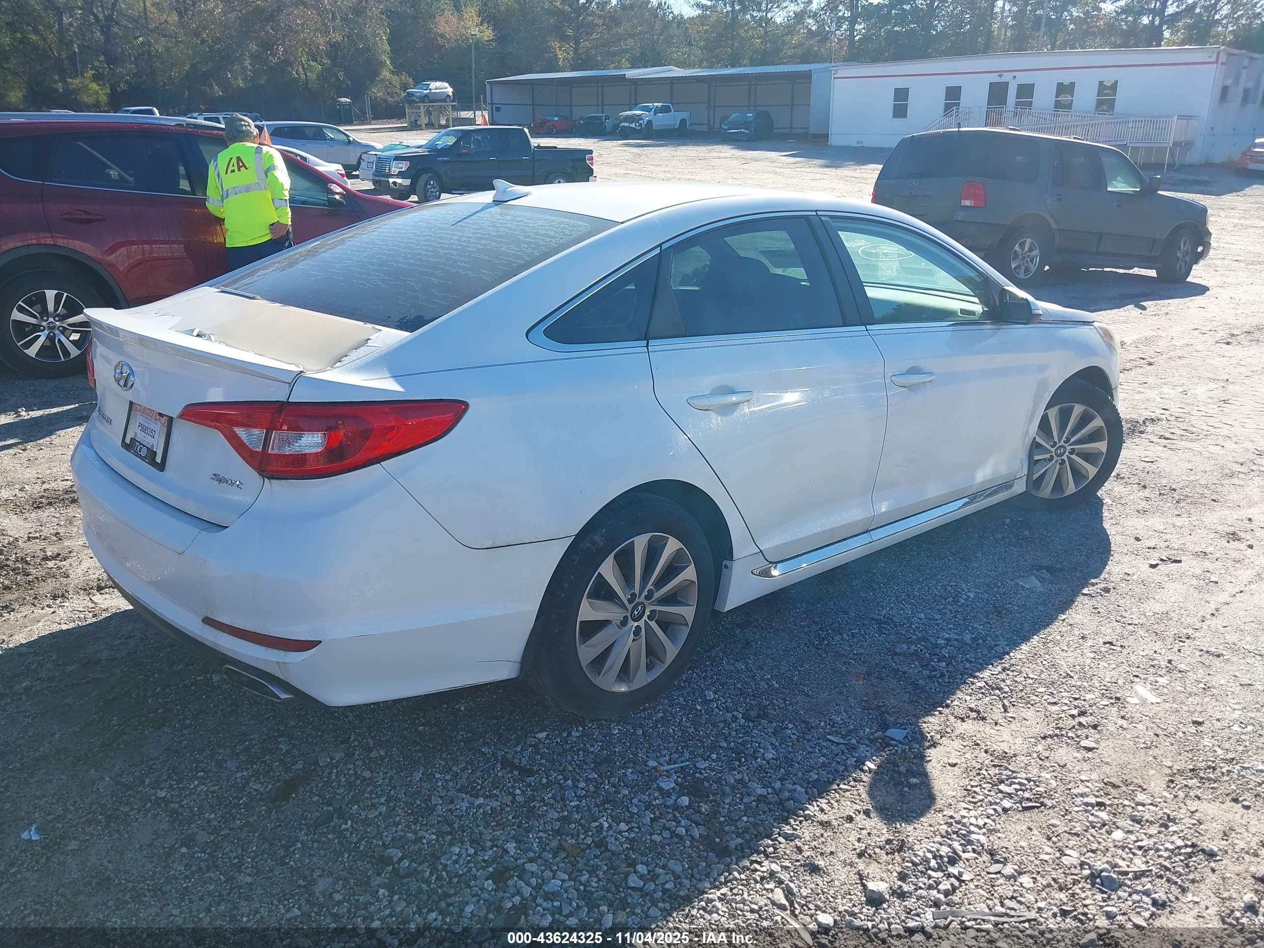 HYUNDAI SONATA image 4