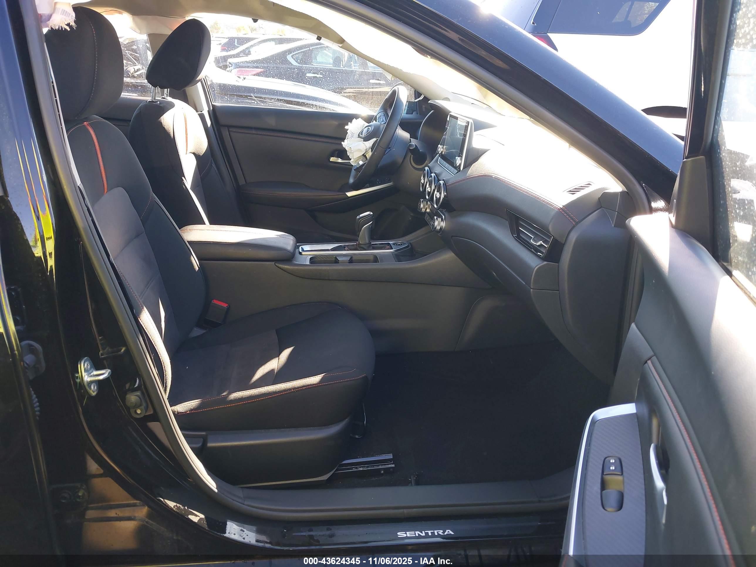 NISSAN SENTRA image 5