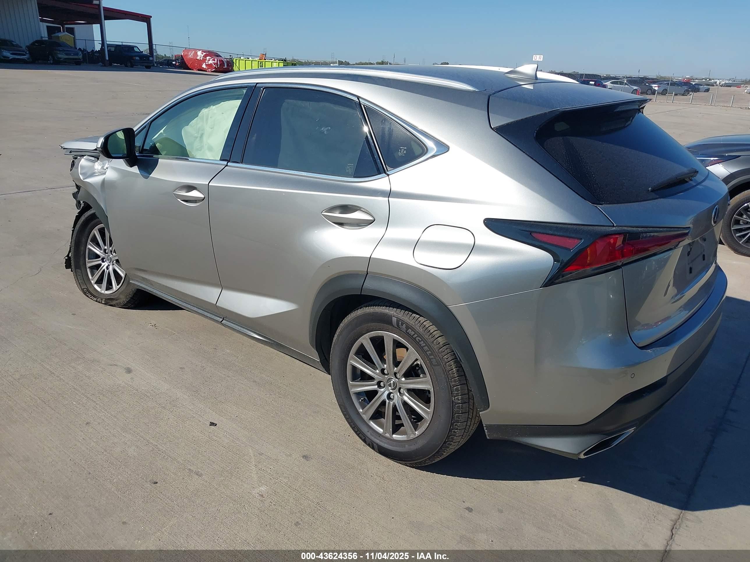 LEXUS NX image 3
