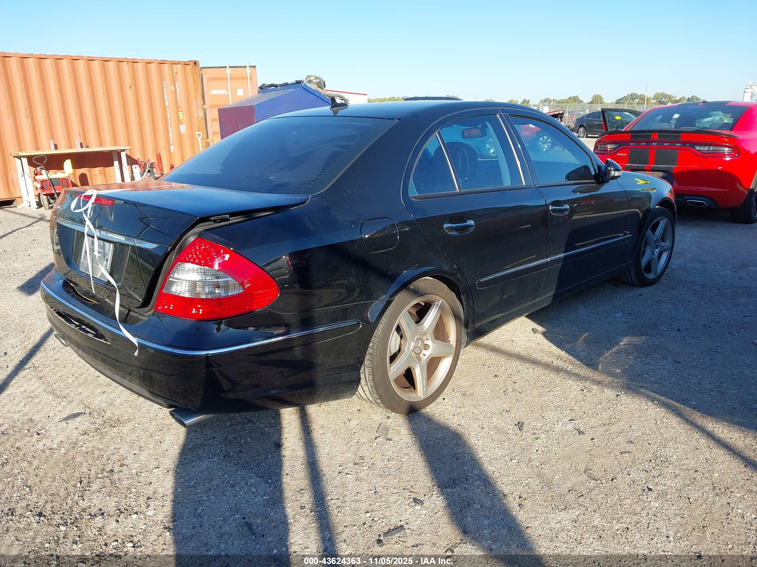 MERCEDES-BENZ E image 4