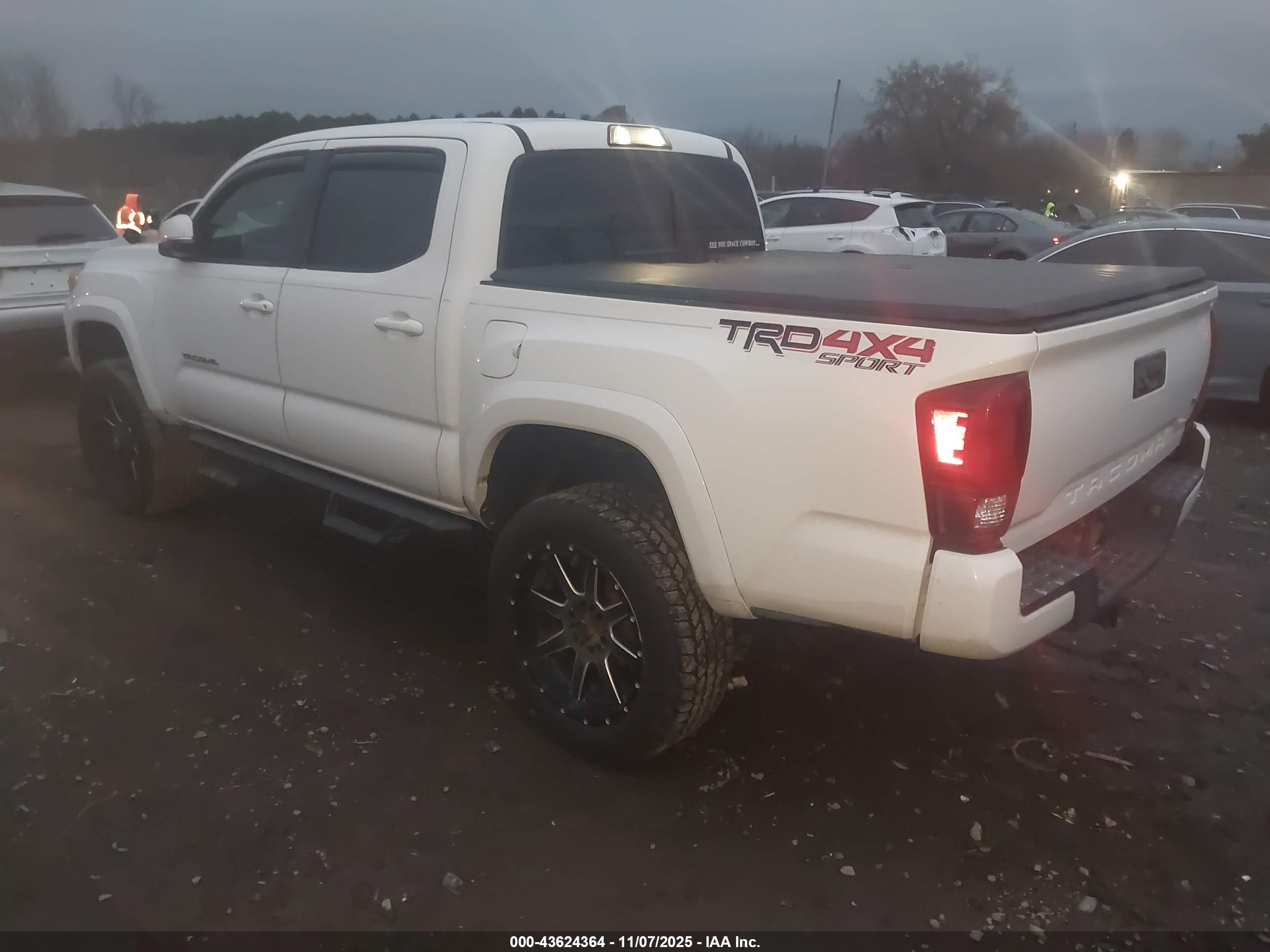 TOYOTA TACOMA image 3