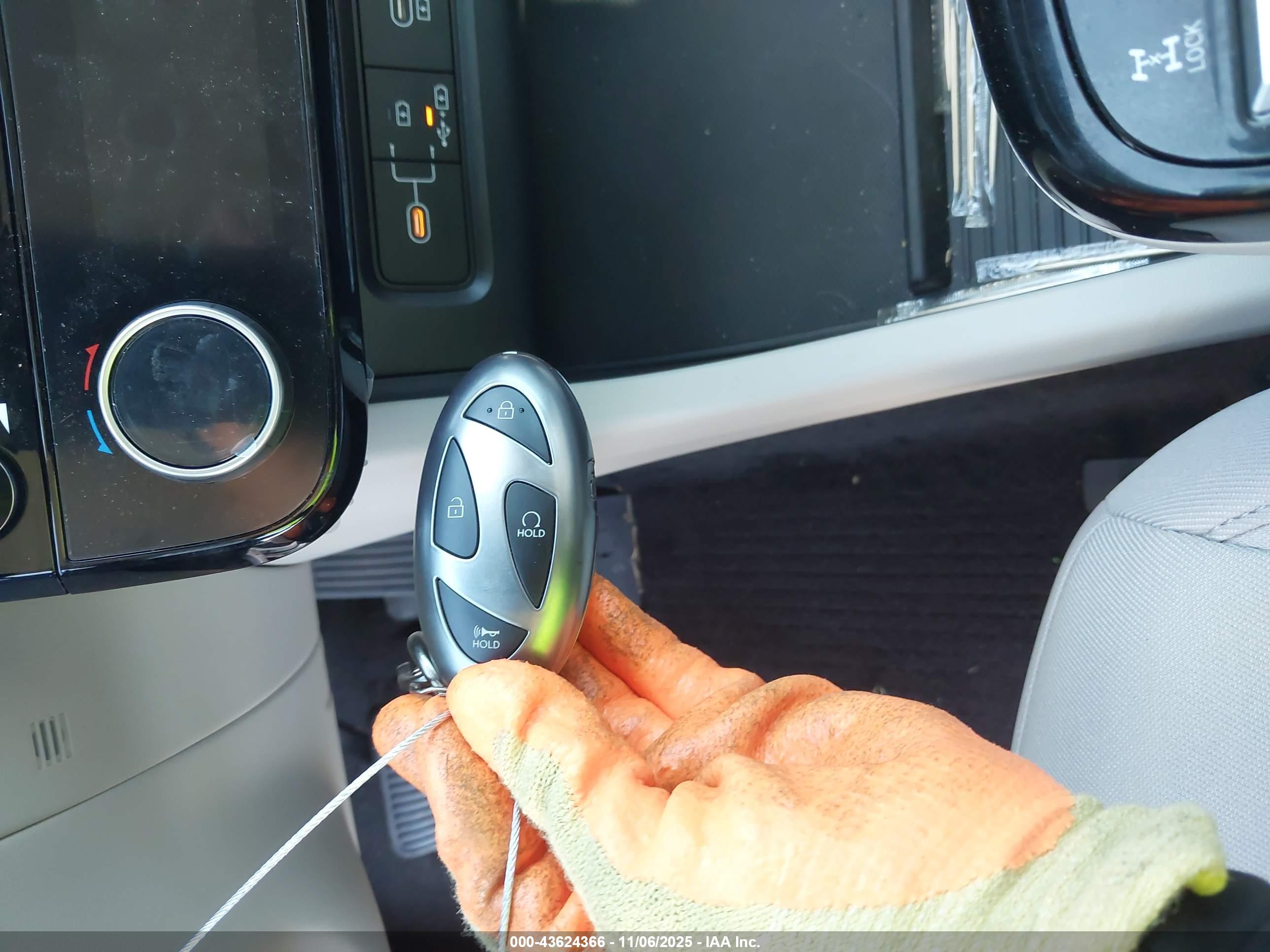 HYUNDAI TUCSON image 11