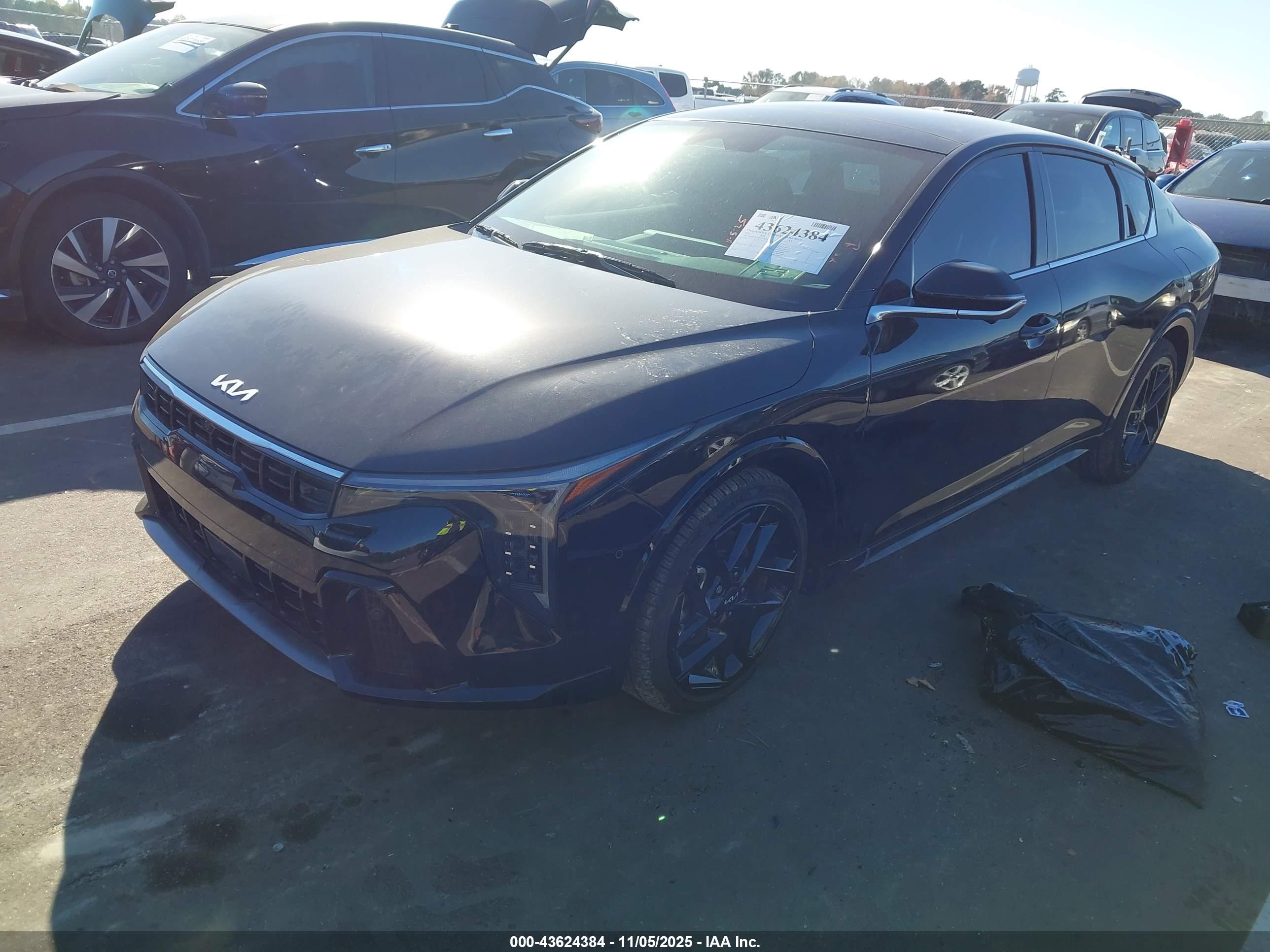 KIA K4 image 2
