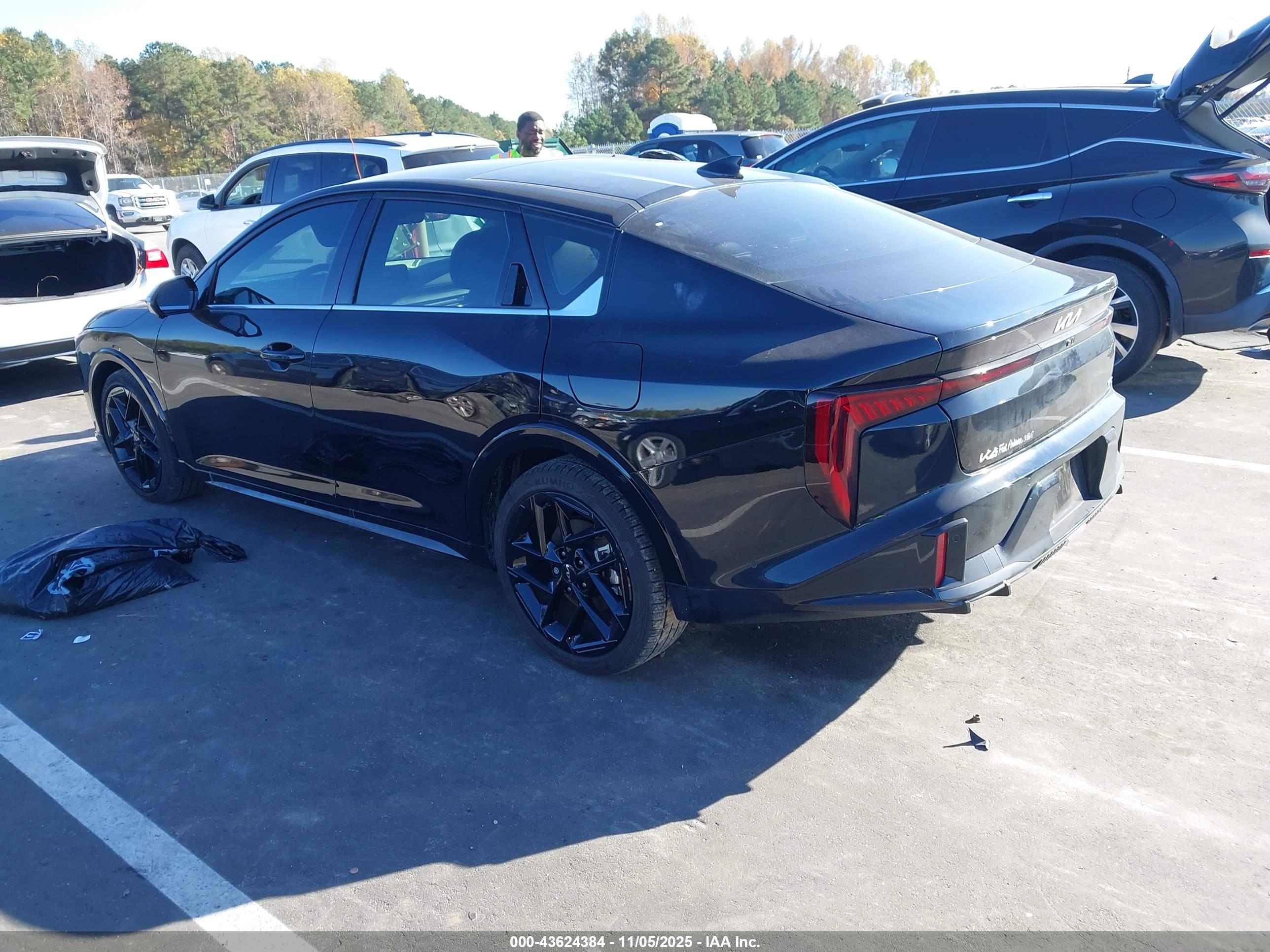 KIA K4 image 3
