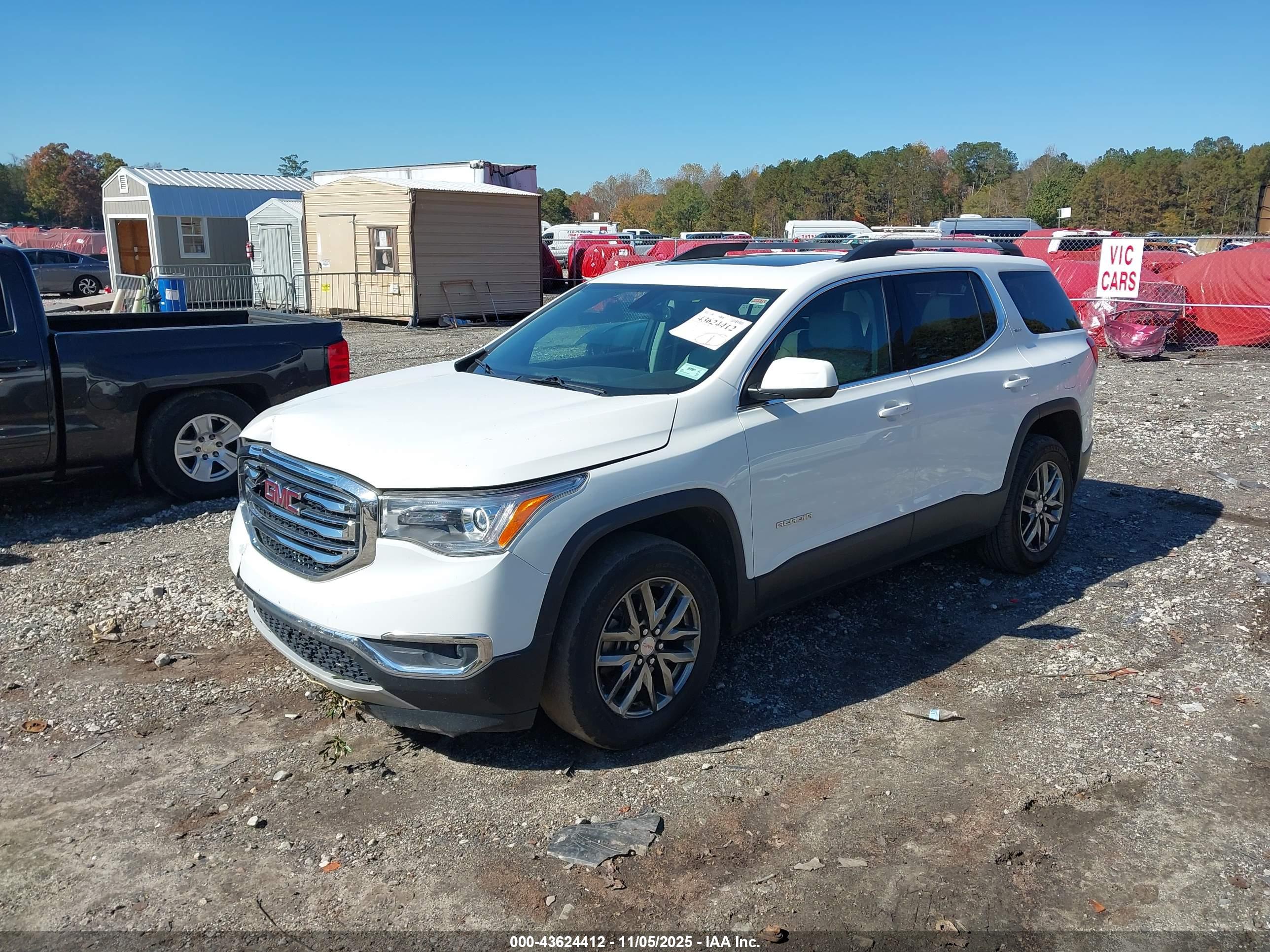GMC ACADIA image 2