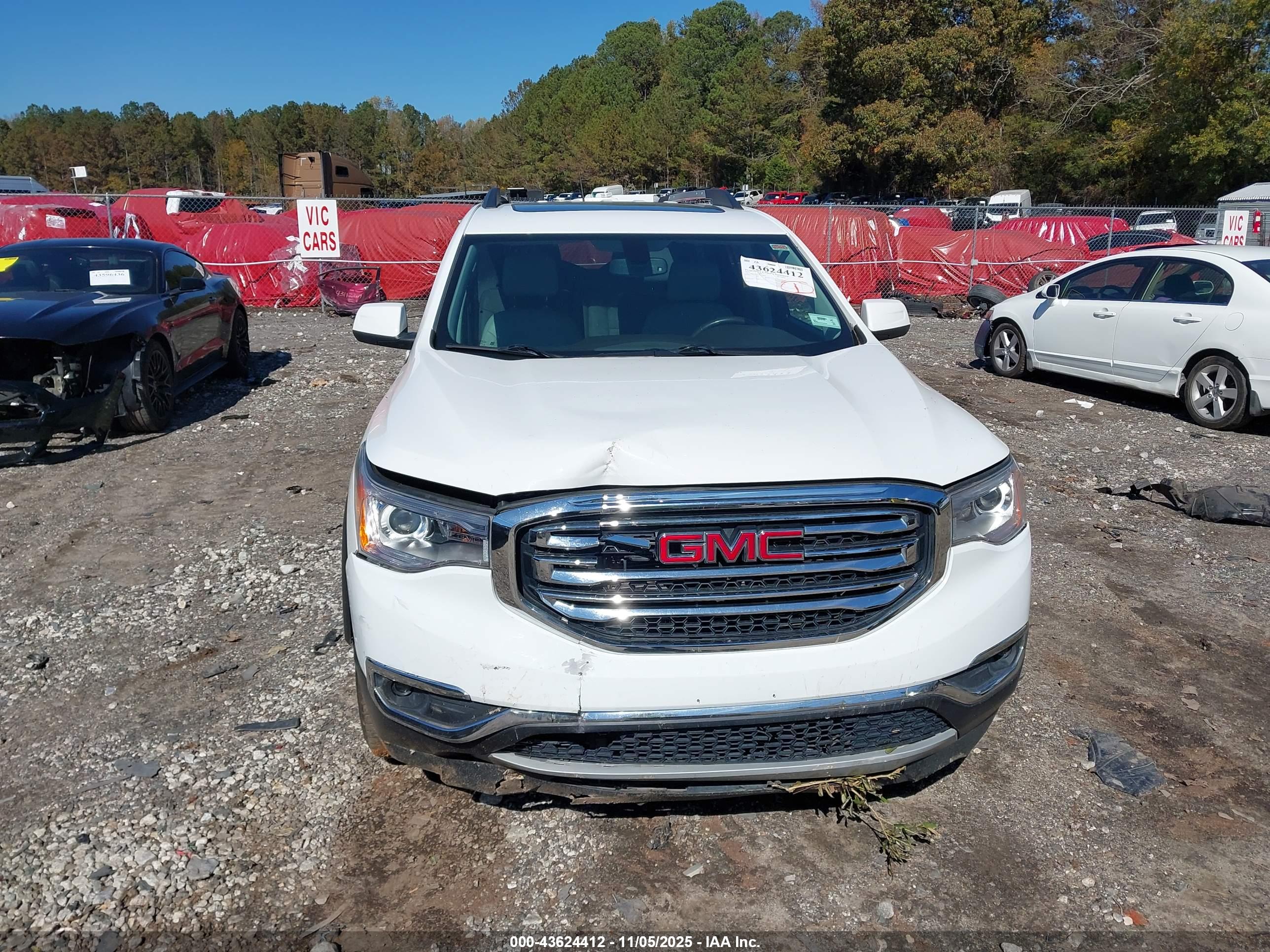 GMC ACADIA image 6