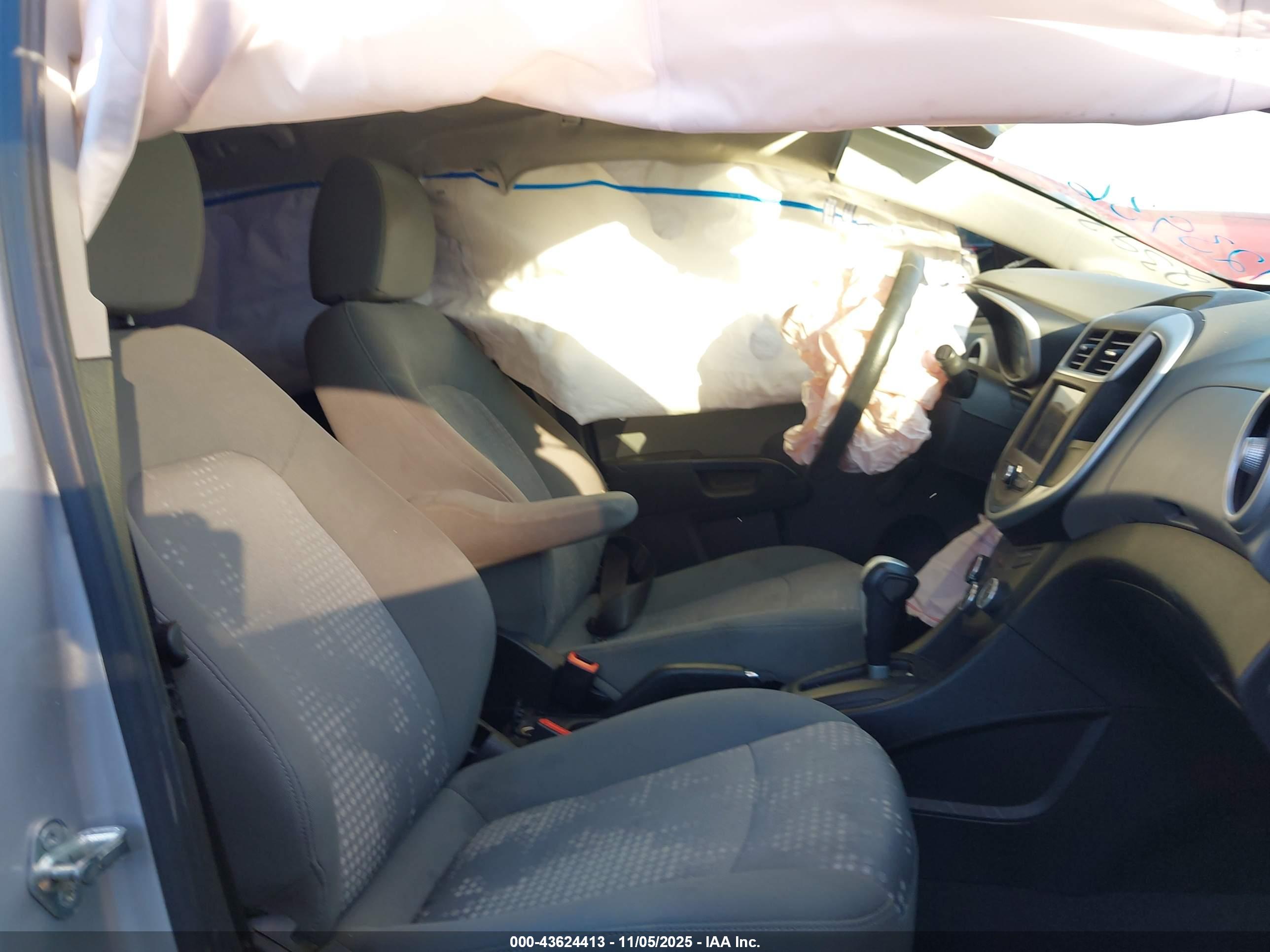CHEVROLET SONIC image 5