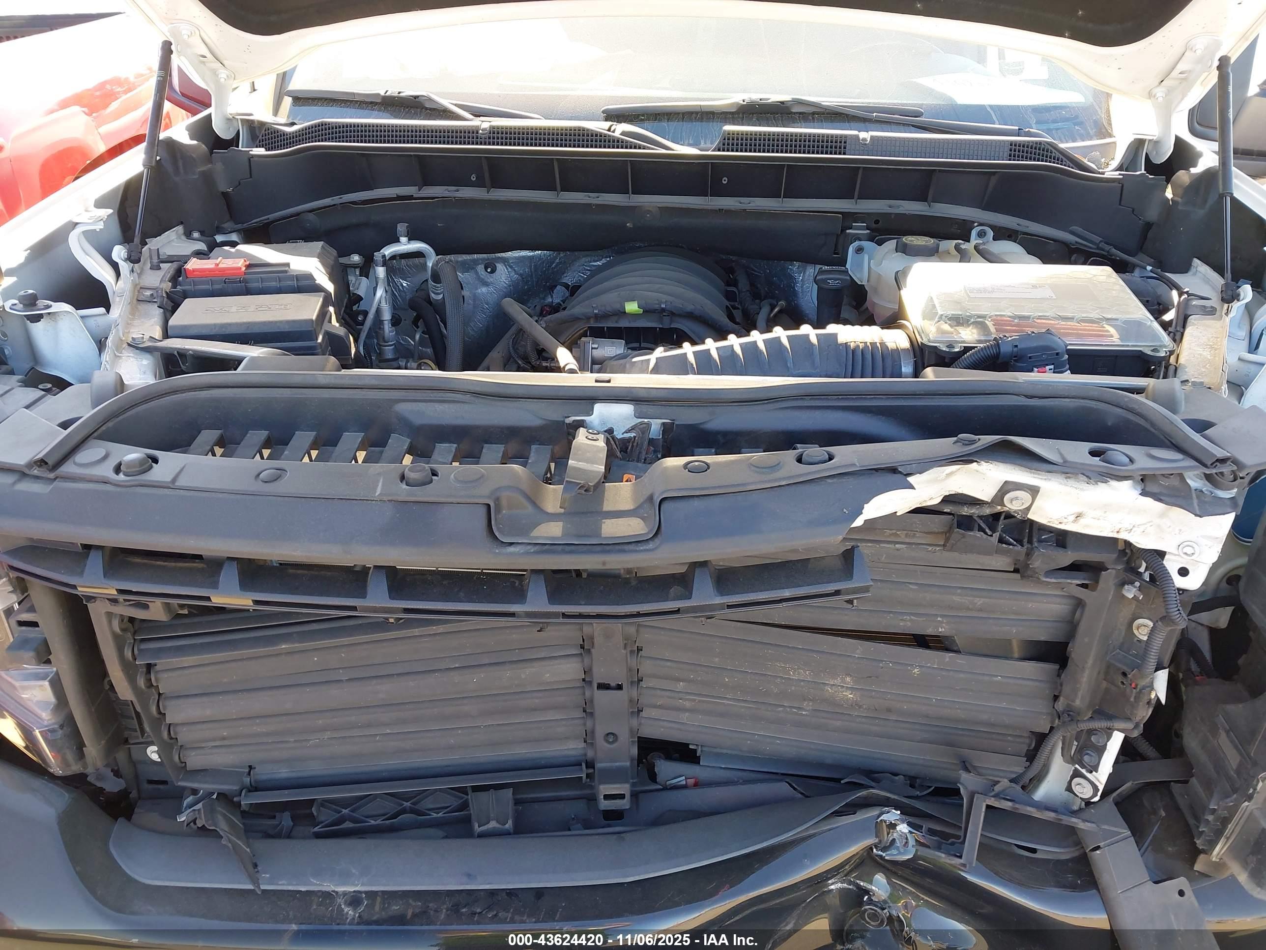 CHEVROLET SILVERADO image 10