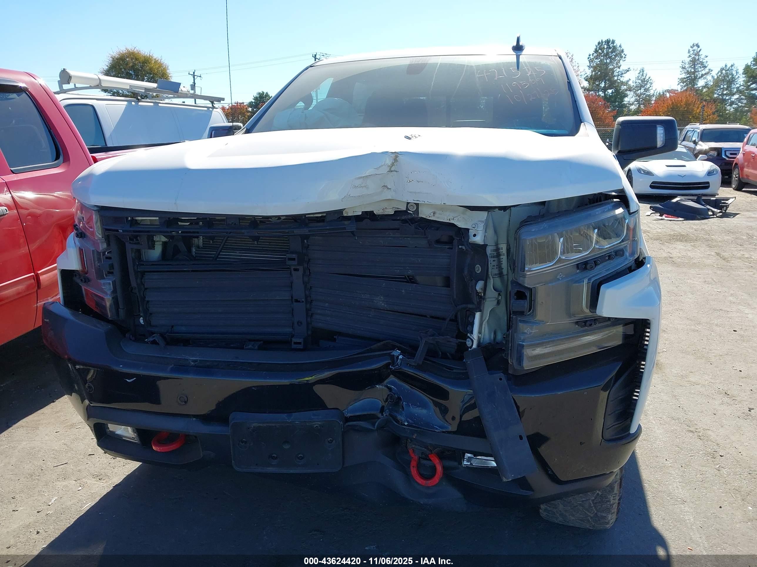 CHEVROLET SILVERADO image 6
