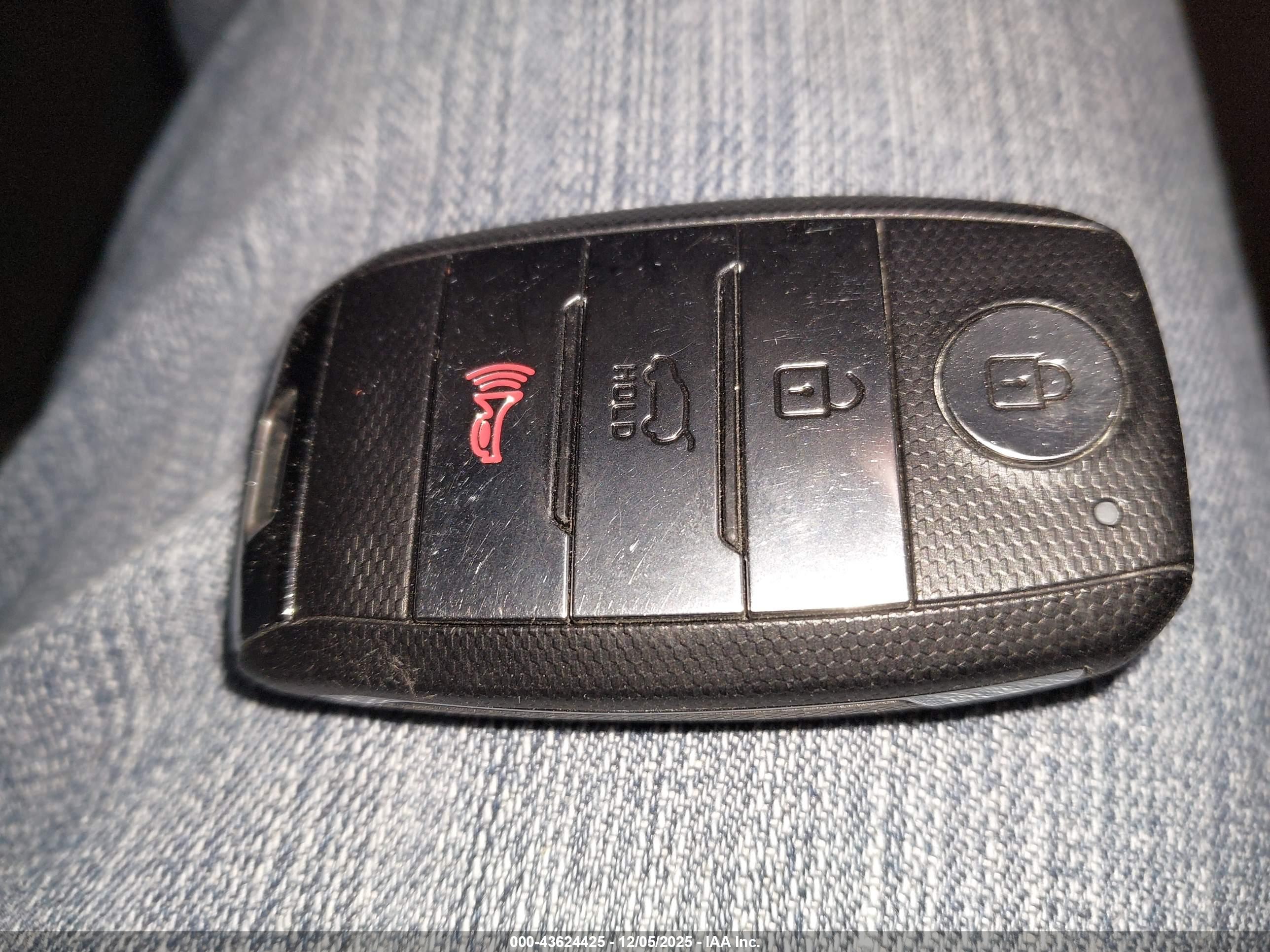 KIA SPORTAGE image 11