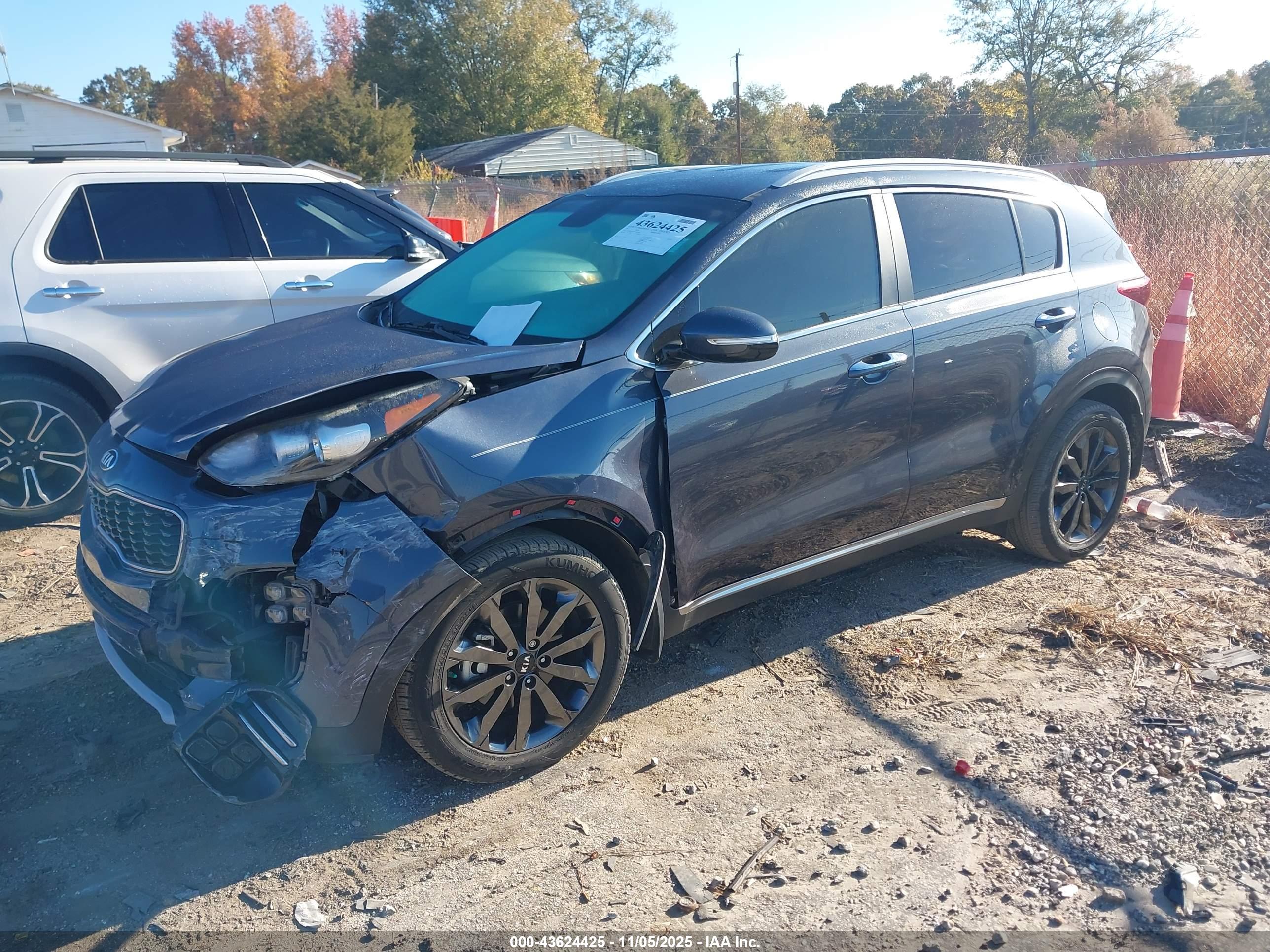 KIA SPORTAGE image 2
