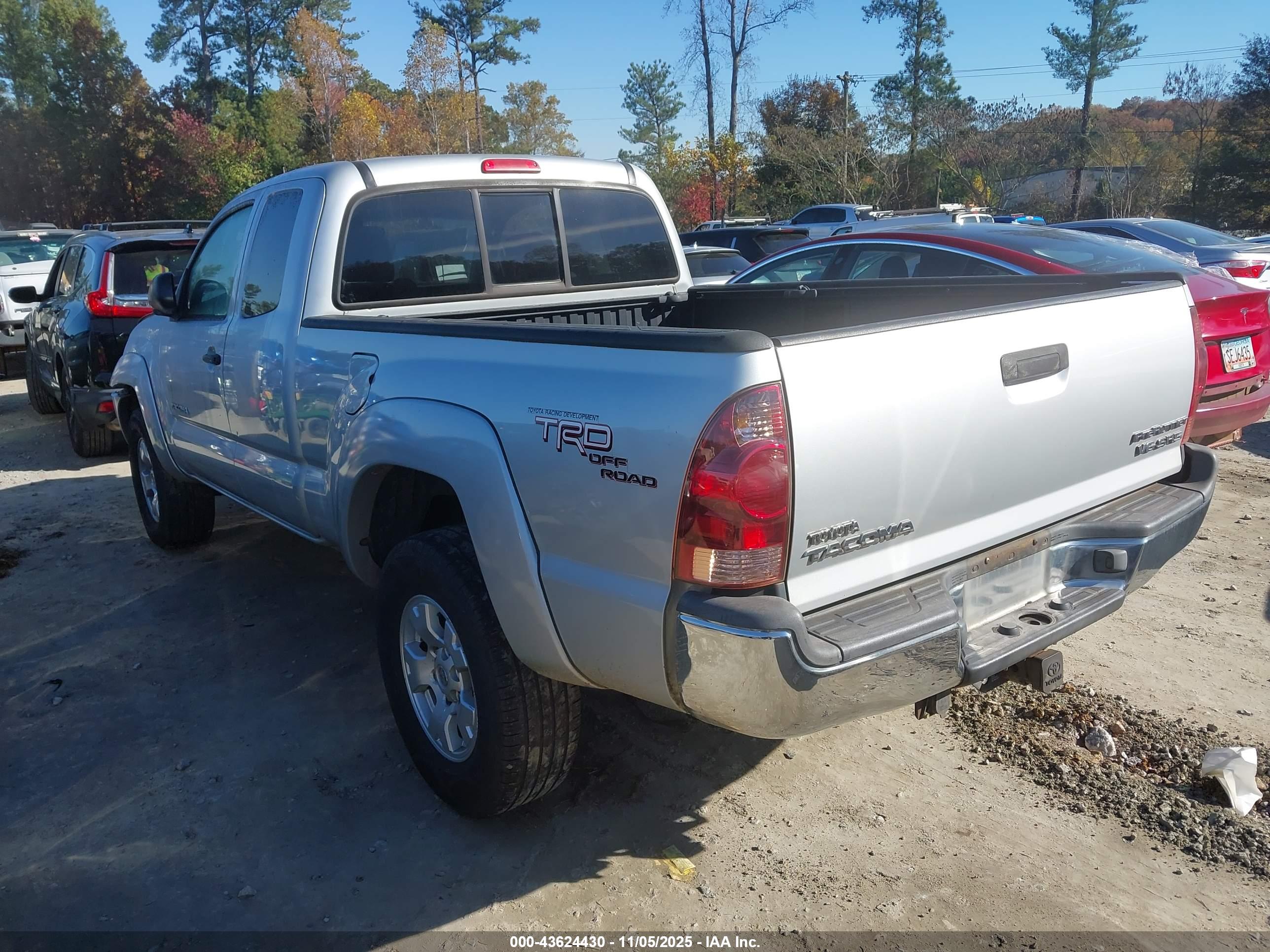 TOYOTA TACOMA image 3