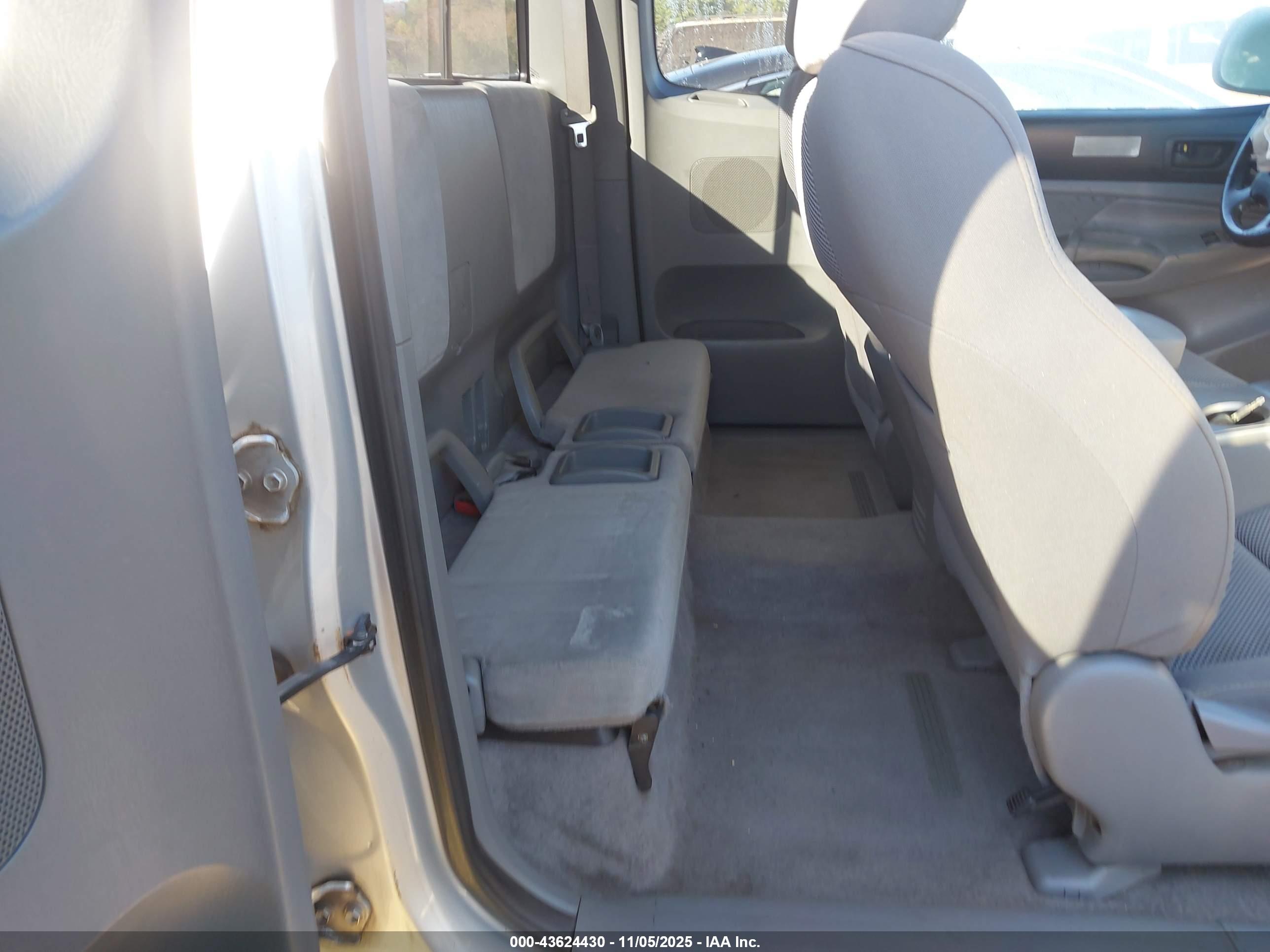TOYOTA TACOMA image 8