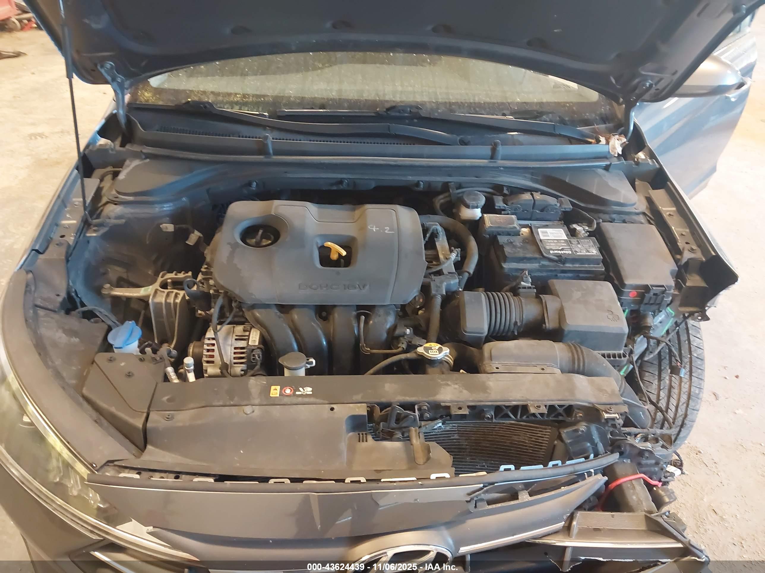 HYUNDAI ELANTRA image 10