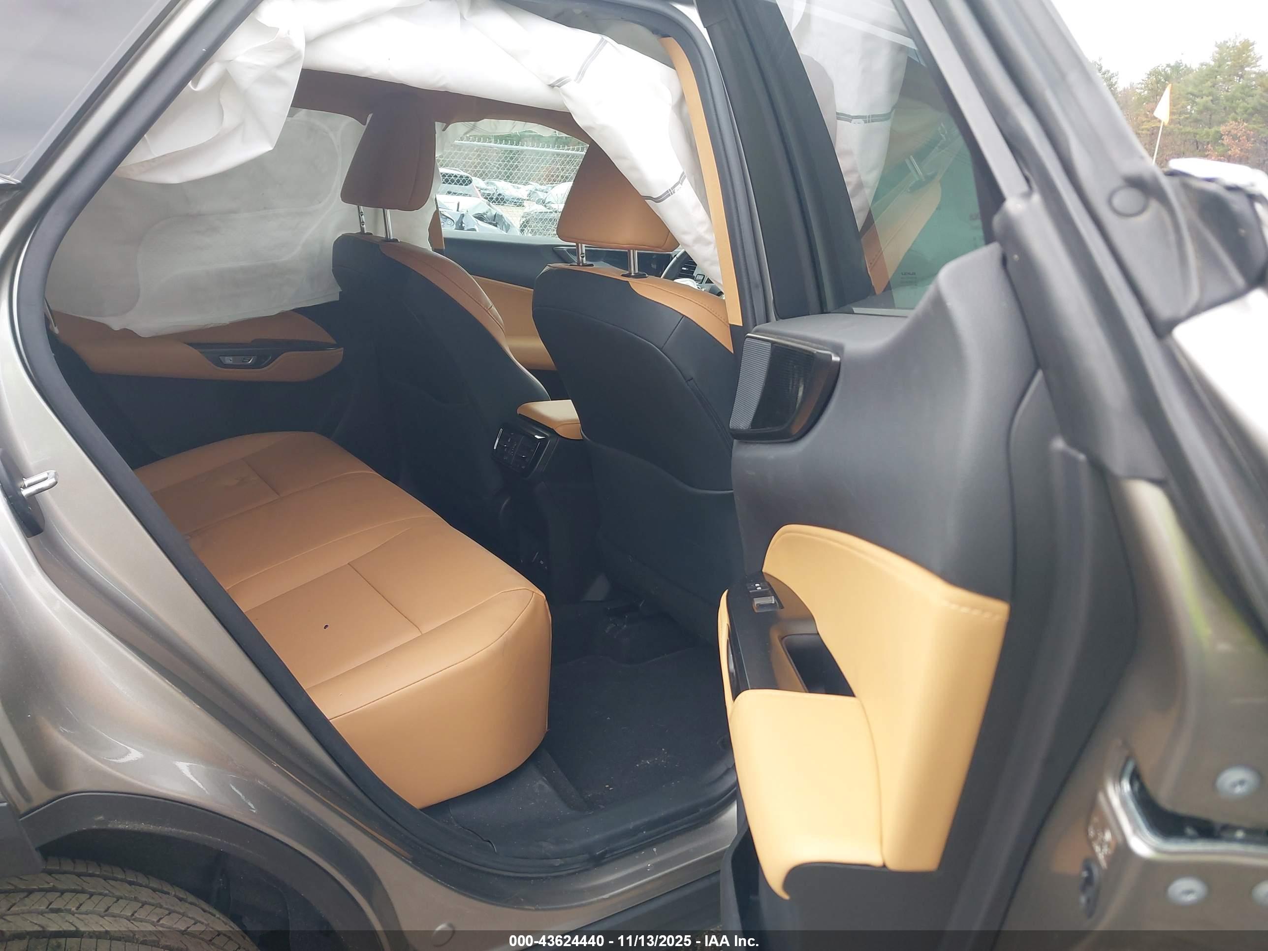 LEXUS NX image 8