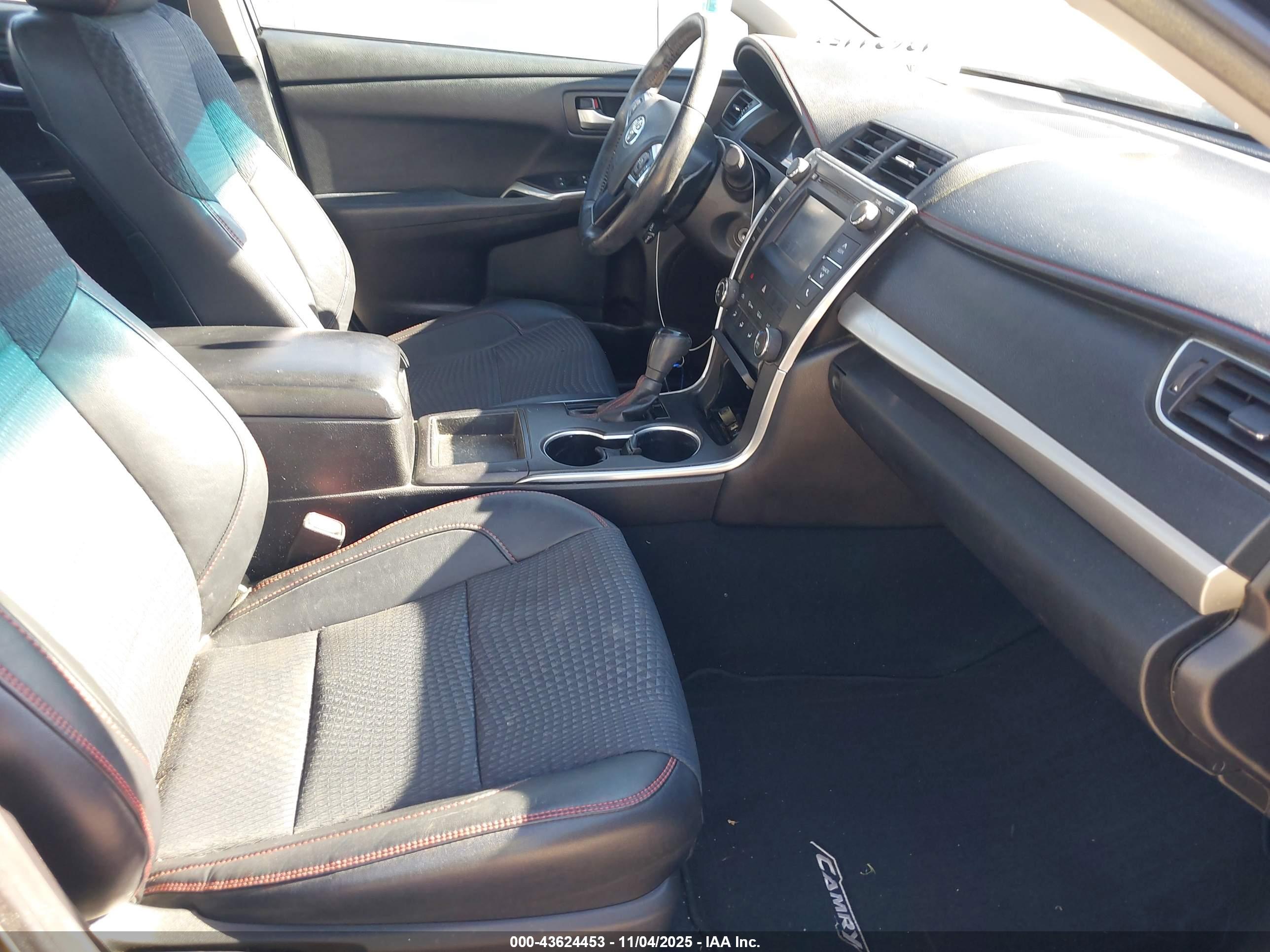 TOYOTA CAMRY image 5