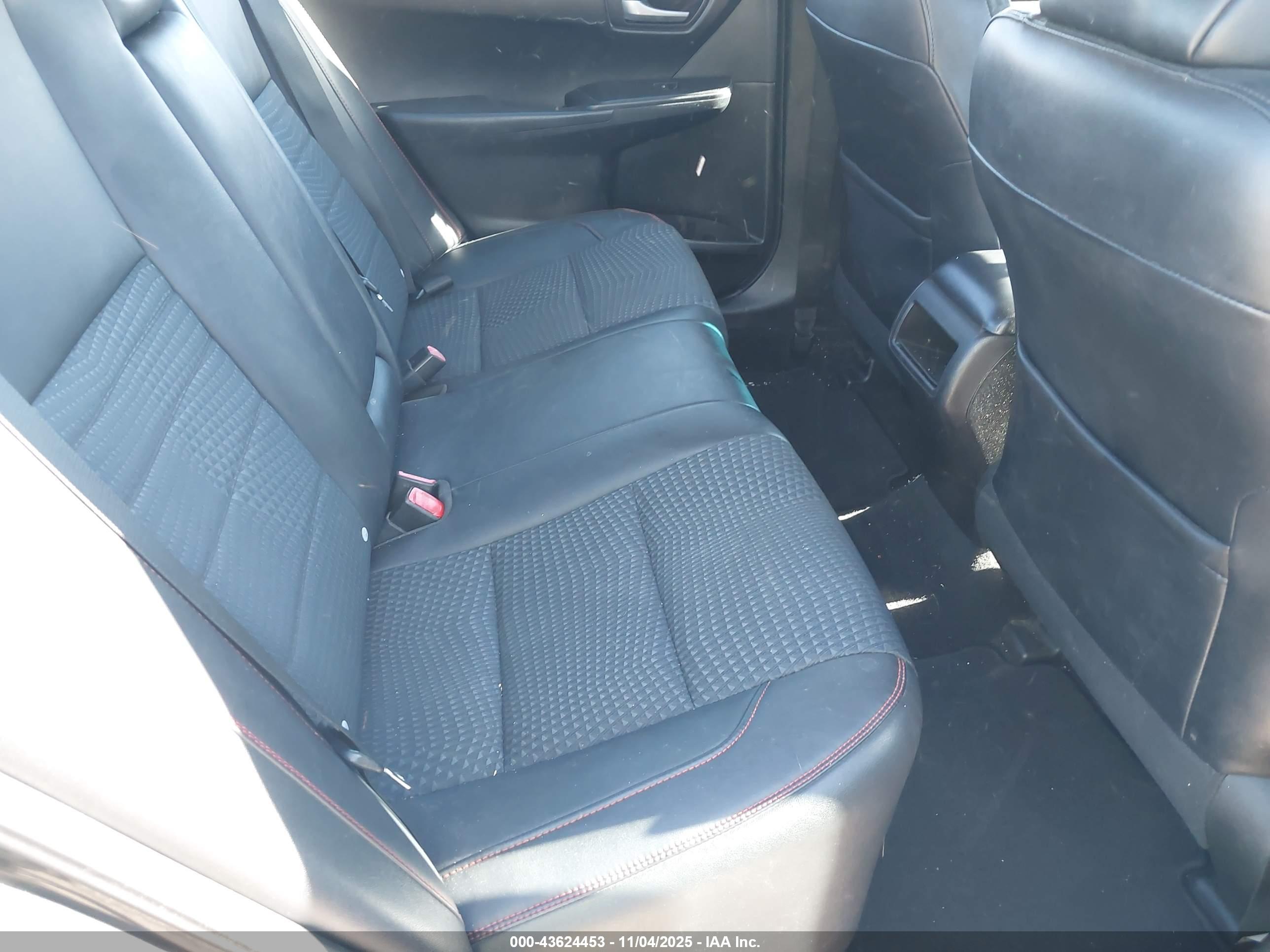 TOYOTA CAMRY image 8