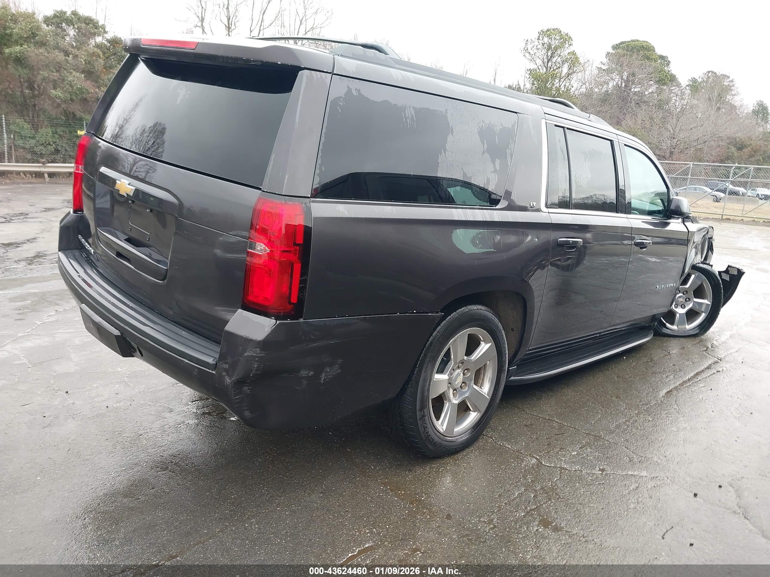 CHEVROLET SUBURBAN image 4