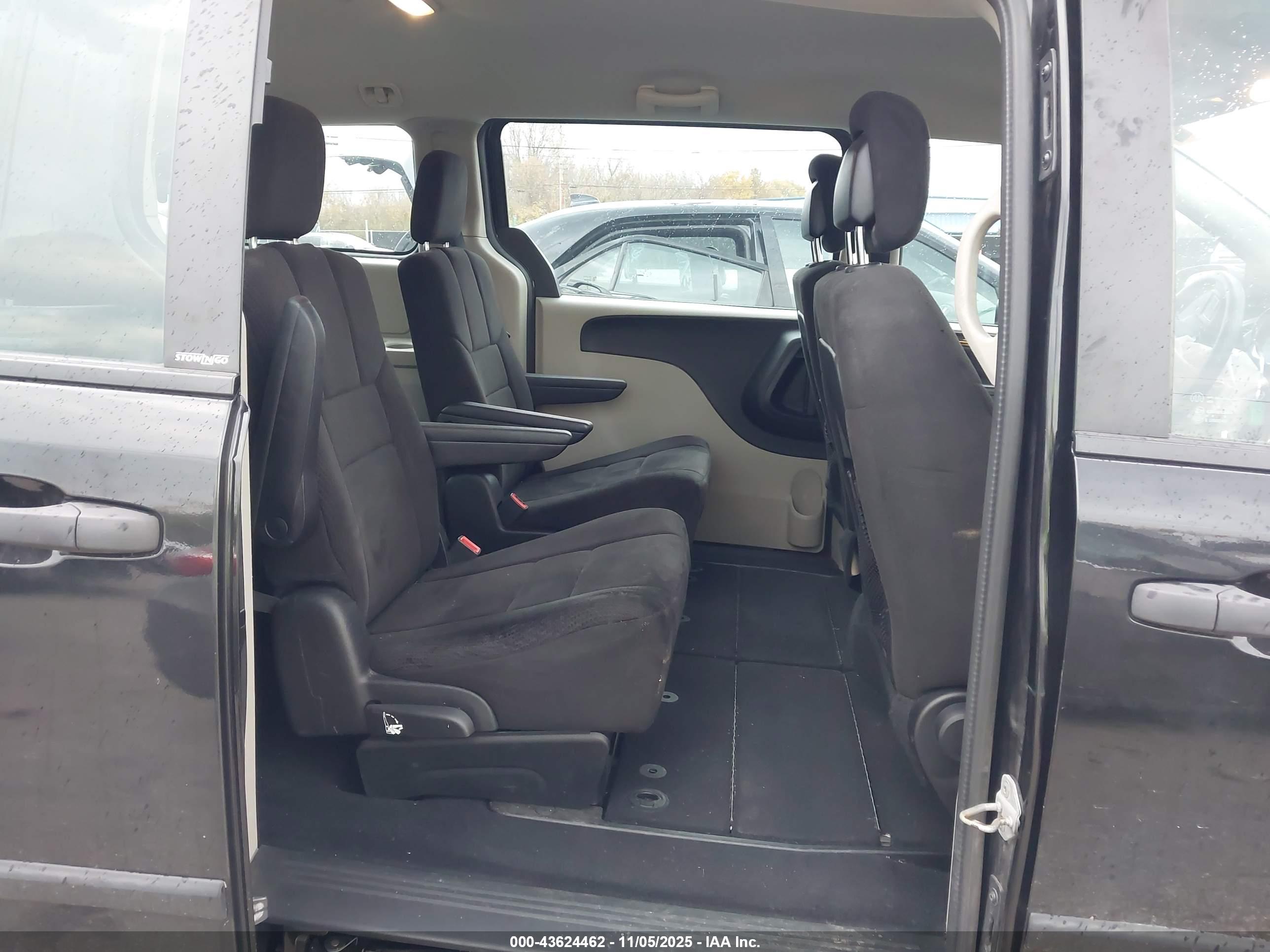 DODGE GRAND image 8