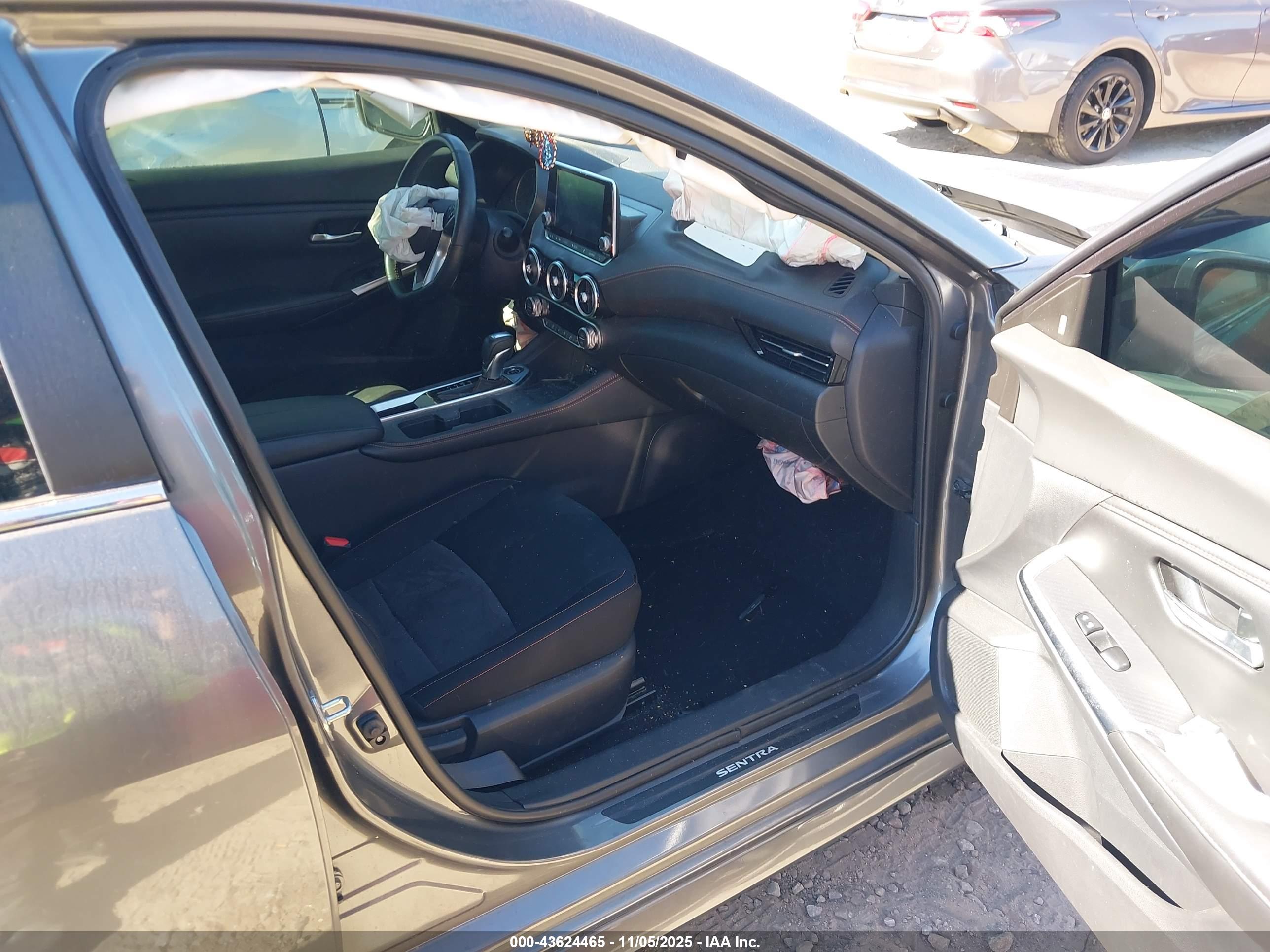 NISSAN SENTRA image 5