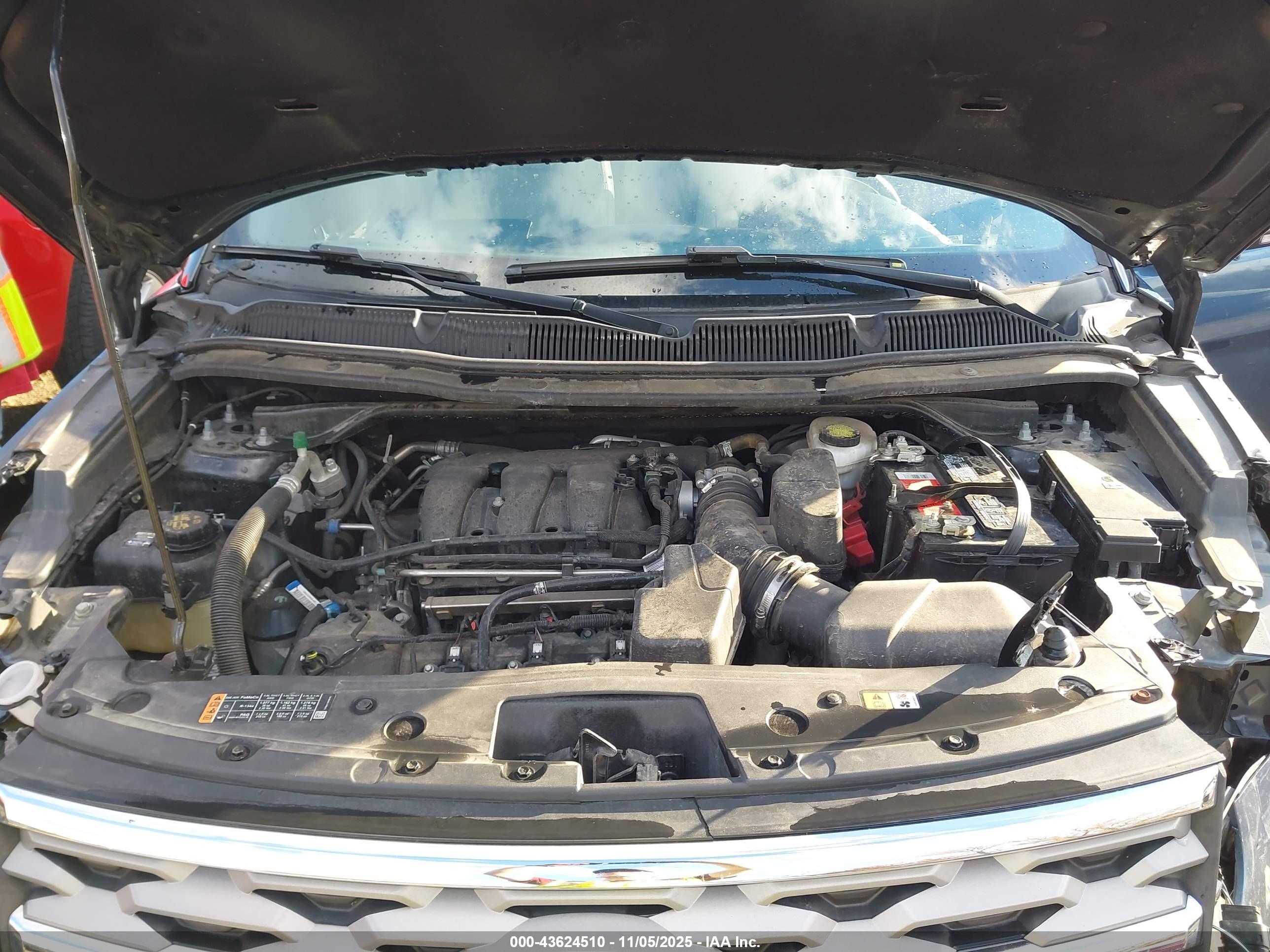 FORD EXPLORER image 10